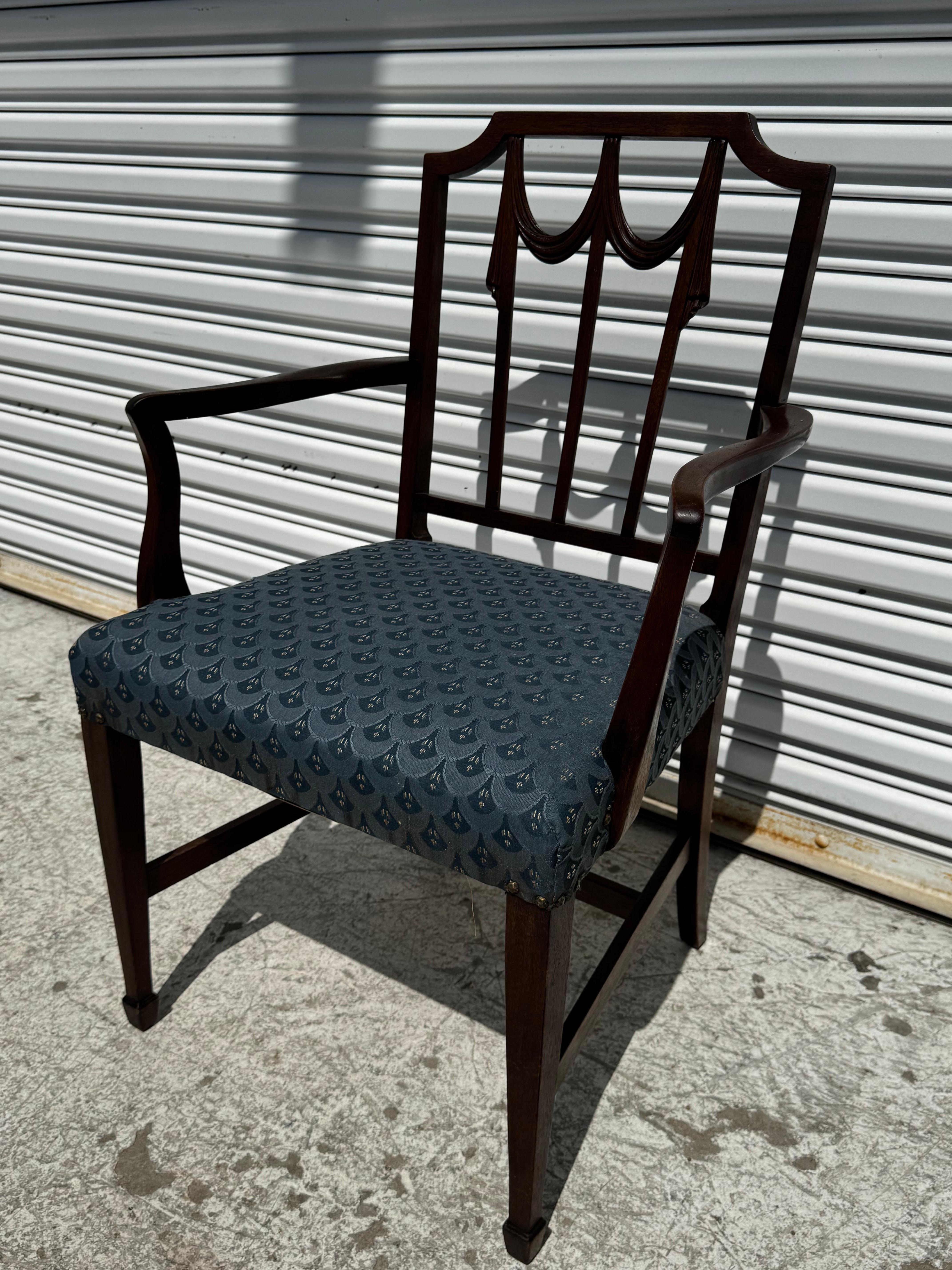 American Early 20th Century Duncan Phyfe Mahogany Lincoln Drape Armchair For Sale