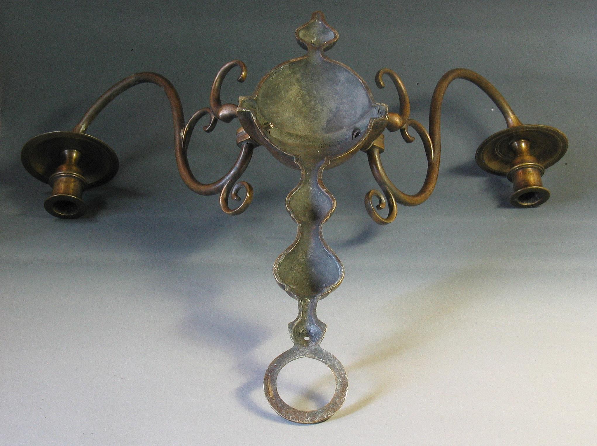 Early 20th Century Dutch Cast Patinated Bronze Twin Branch Wall Sconce In Good Condition For Sale In Ottawa, Ontario