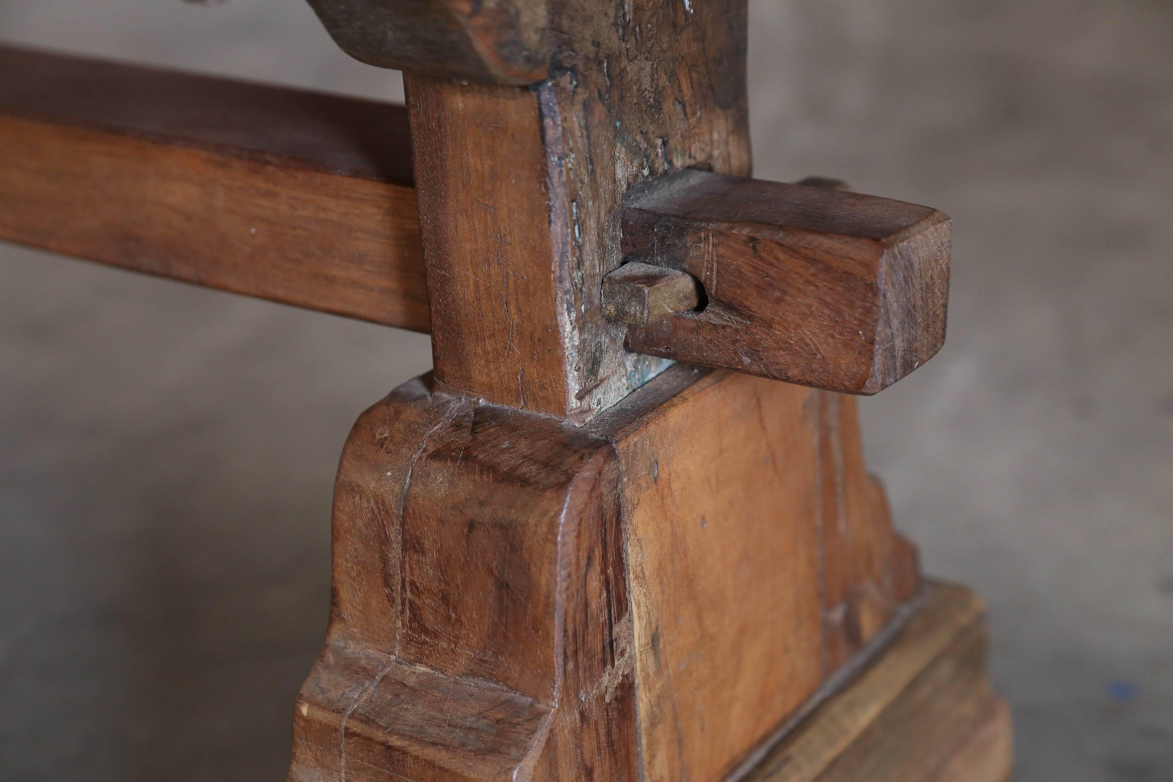 Early 20th Century Dutch Colonial Solid Teak Wood Farm Bench 3