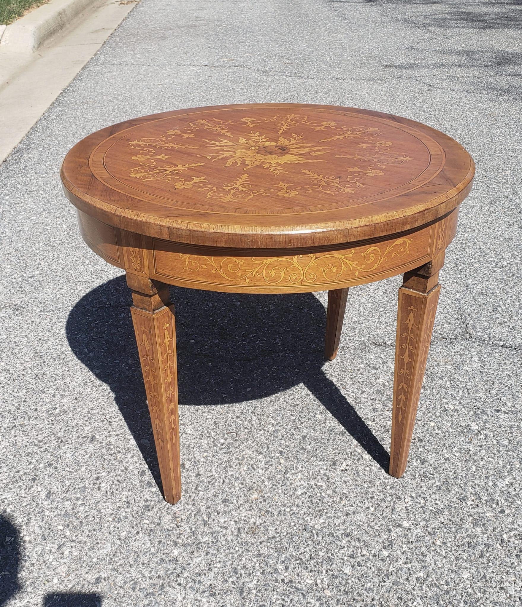 Italian Early 20th Century Dutch Colonial Style Marquetry Fruitwood Gueridon Table For Sale