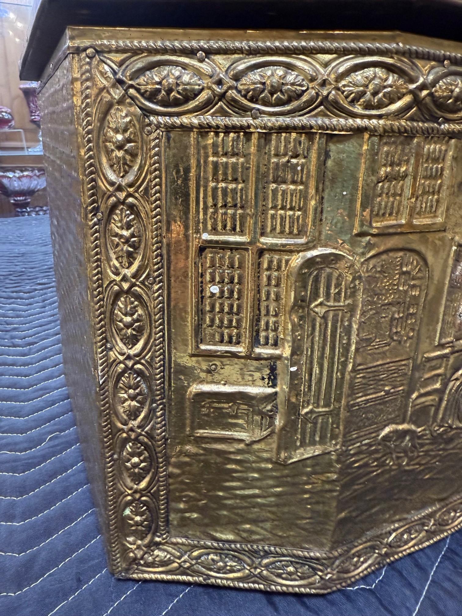 Early 20th Century Dutch Fireside Coal, Tinder Box, Bin or Scuttle Fire Box For Sale 1