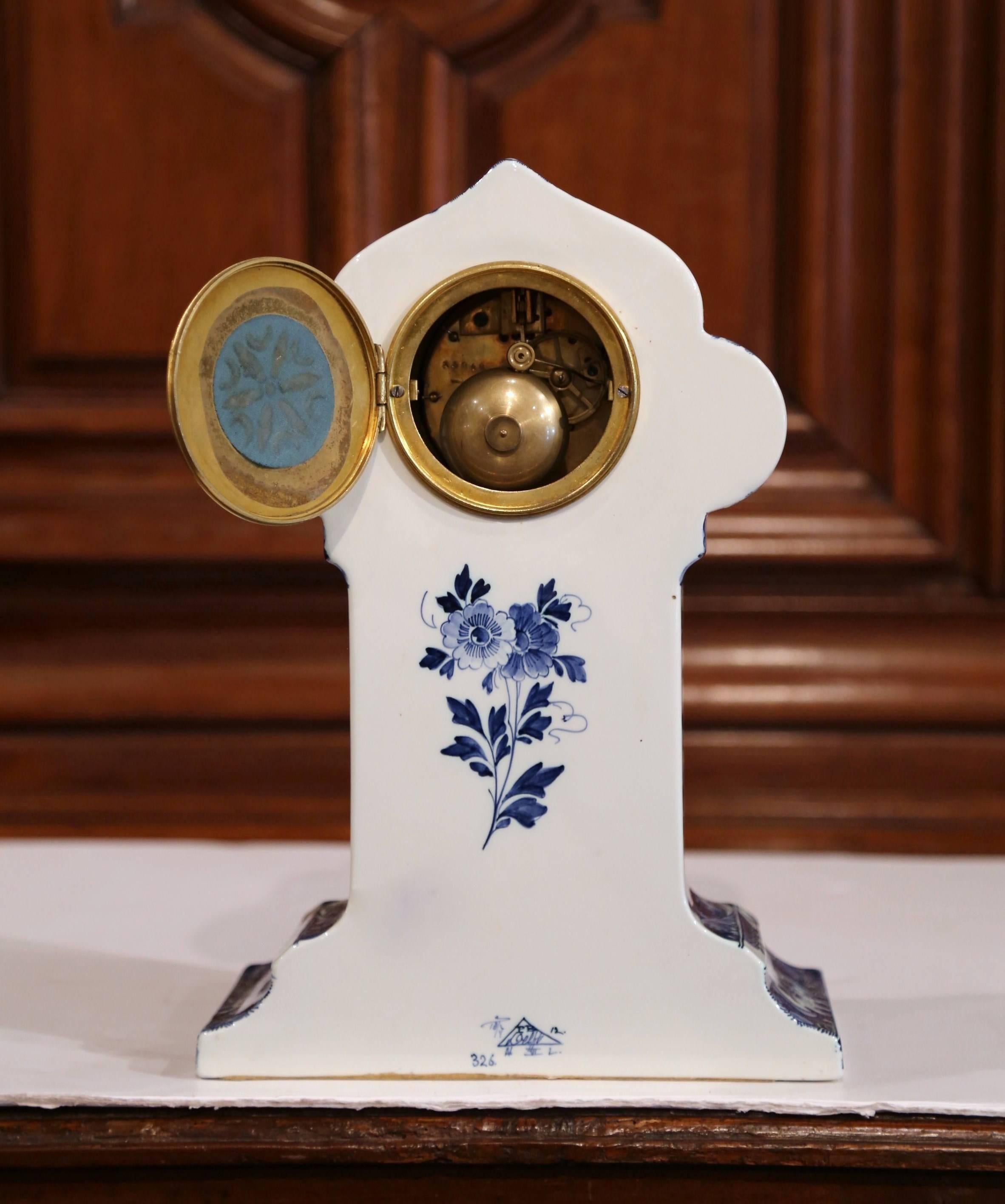 Early 20th Century Dutch Hand Painted Blue and White Faience Delft Mantel Clock 3