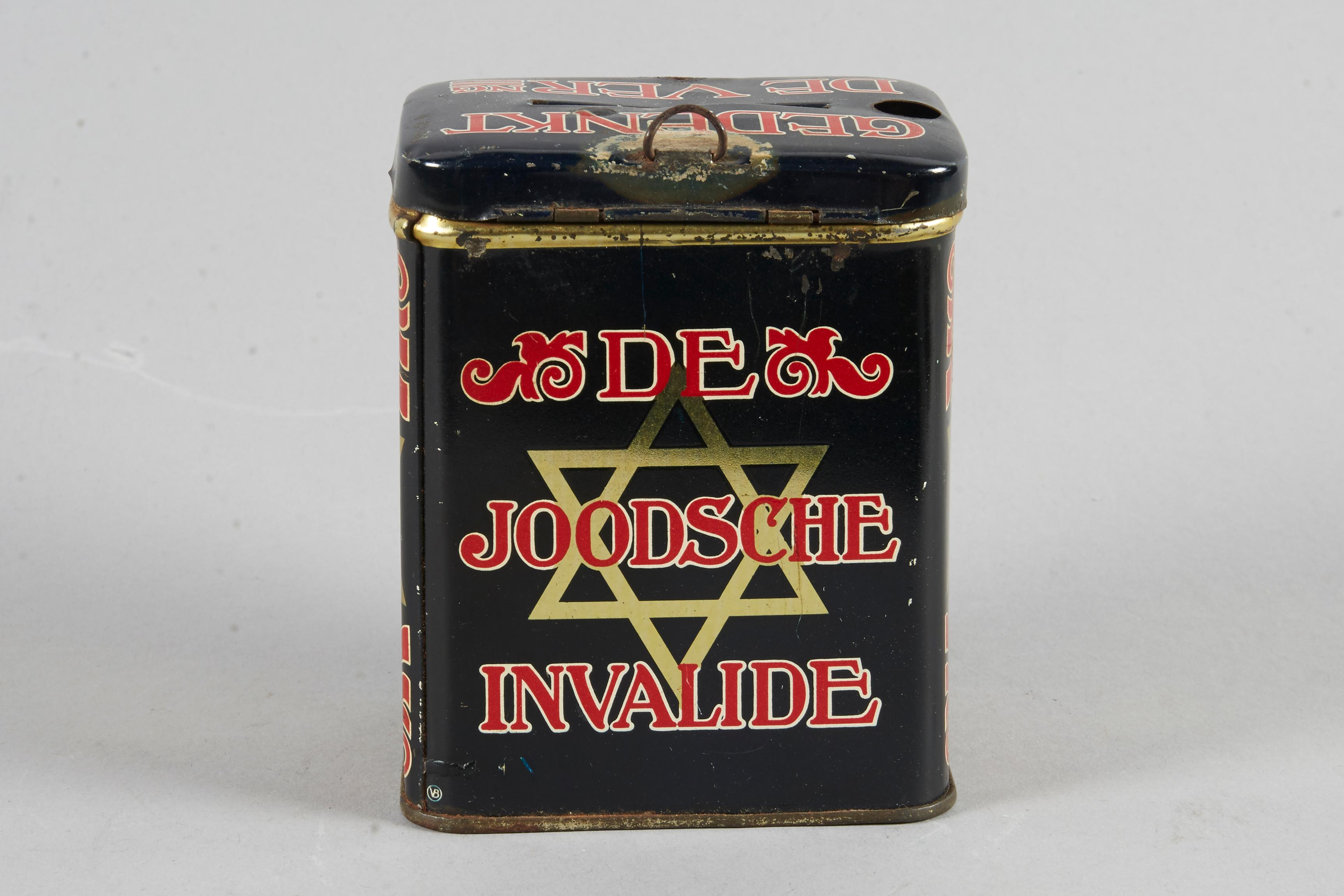 Early 20th Century Dutch Tin Charity Box In Fair Condition For Sale In New York, NY