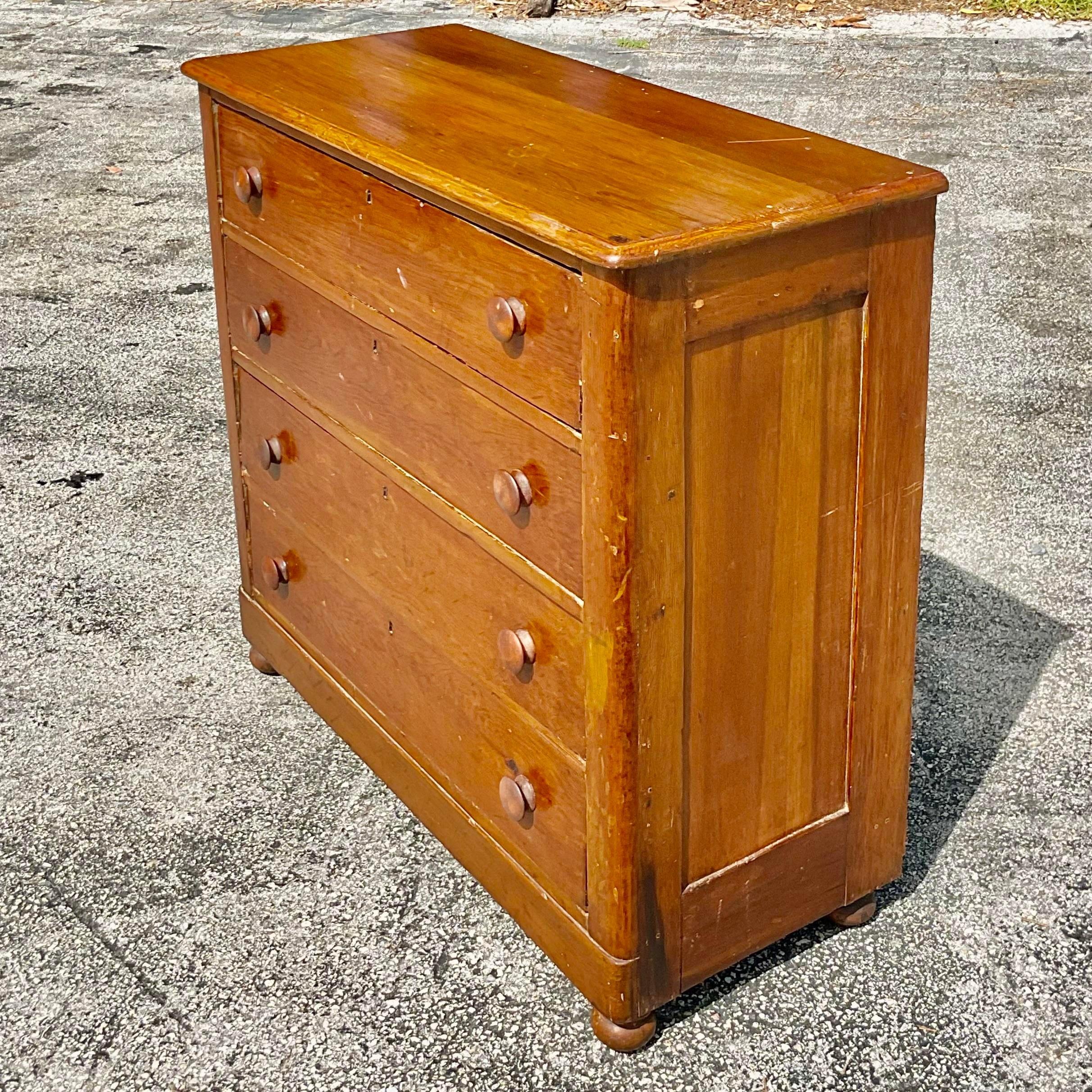 Early 20th Century Early American Pine Chest of Drawers In Good Condition For Sale In west palm beach, FL