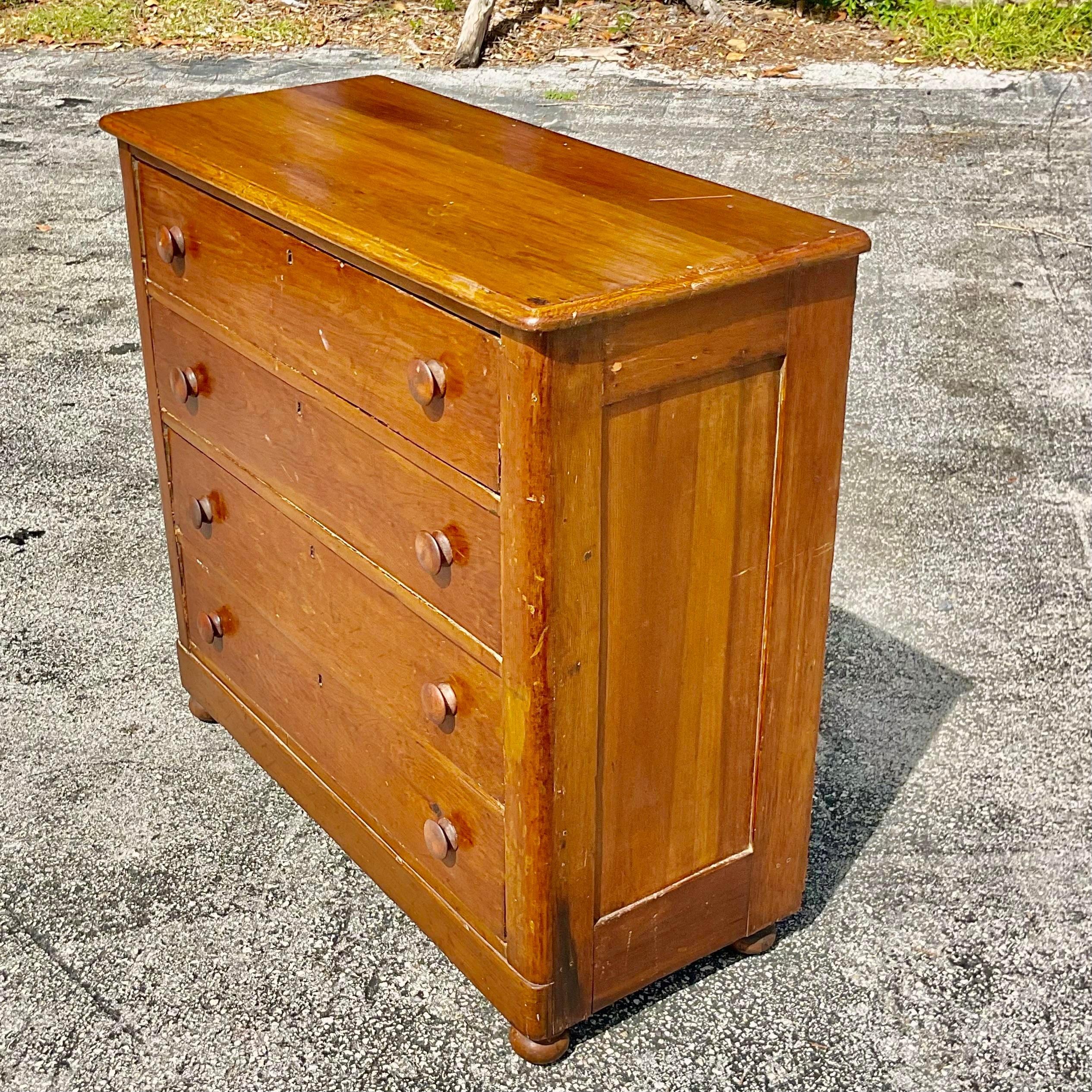 Early 20th Century Early American Pine Chest of Drawers For Sale 1