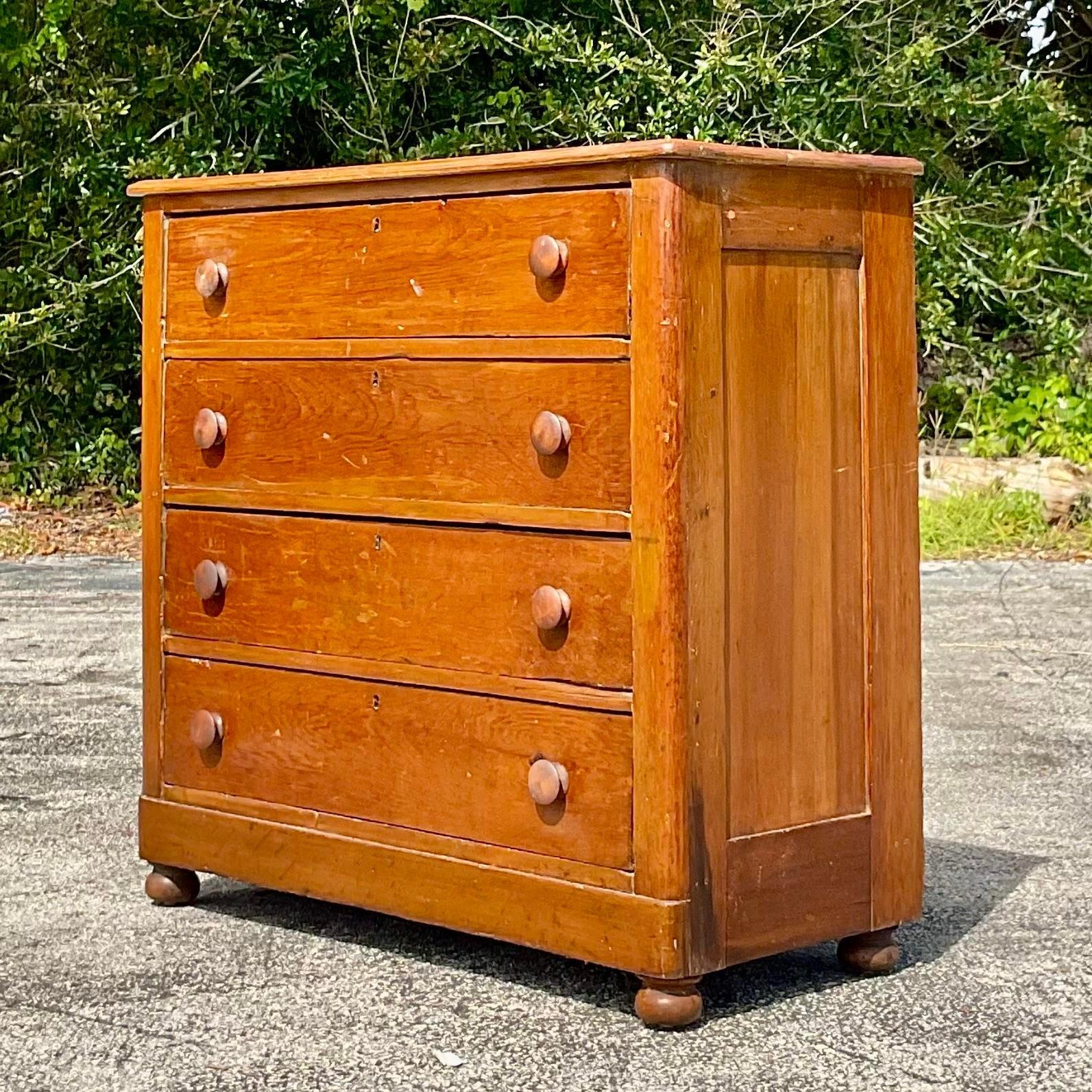 Early 20th Century Early American Pine Chest of Drawers For Sale 3