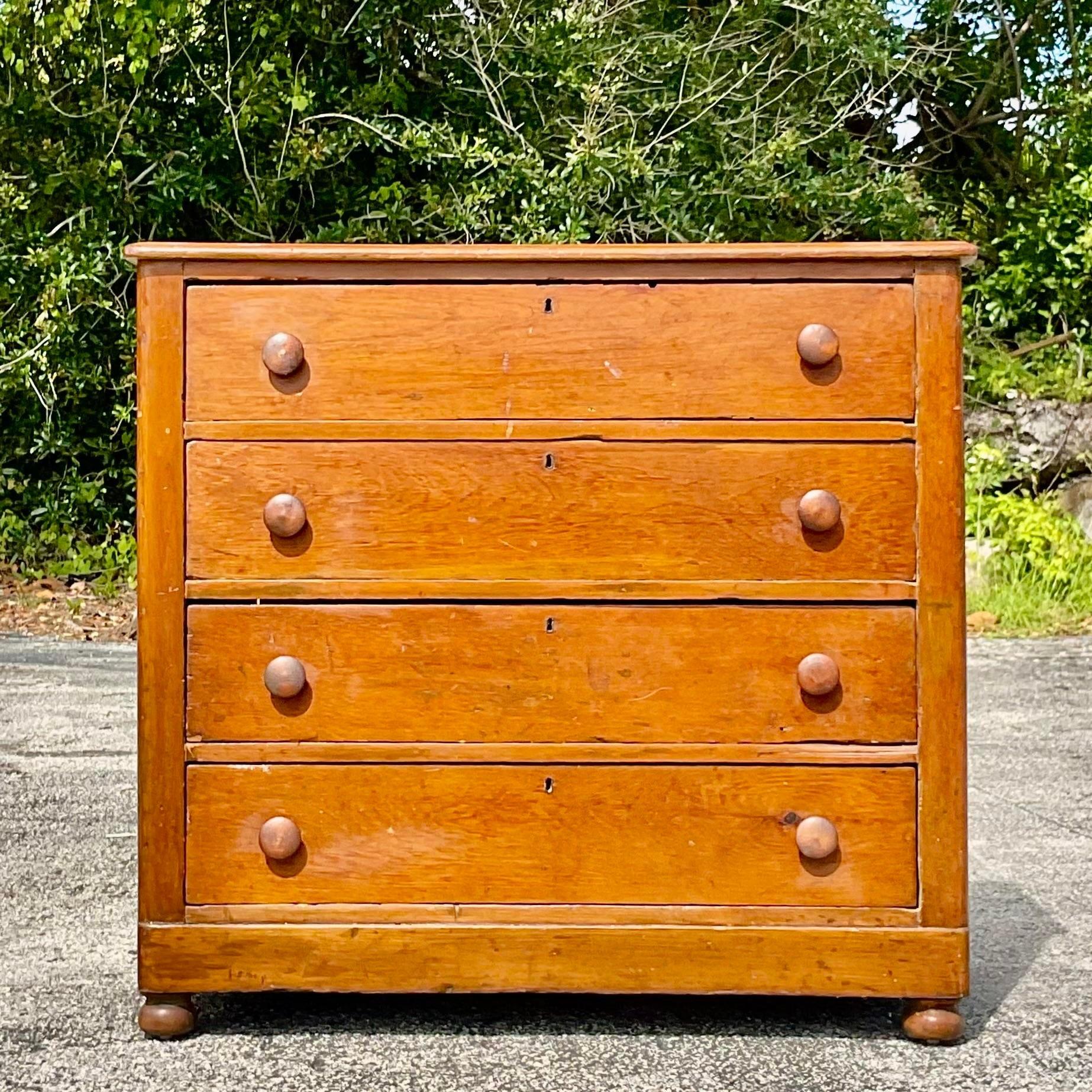 Early 20th Century Early American Pine Chest of Drawers For Sale 5