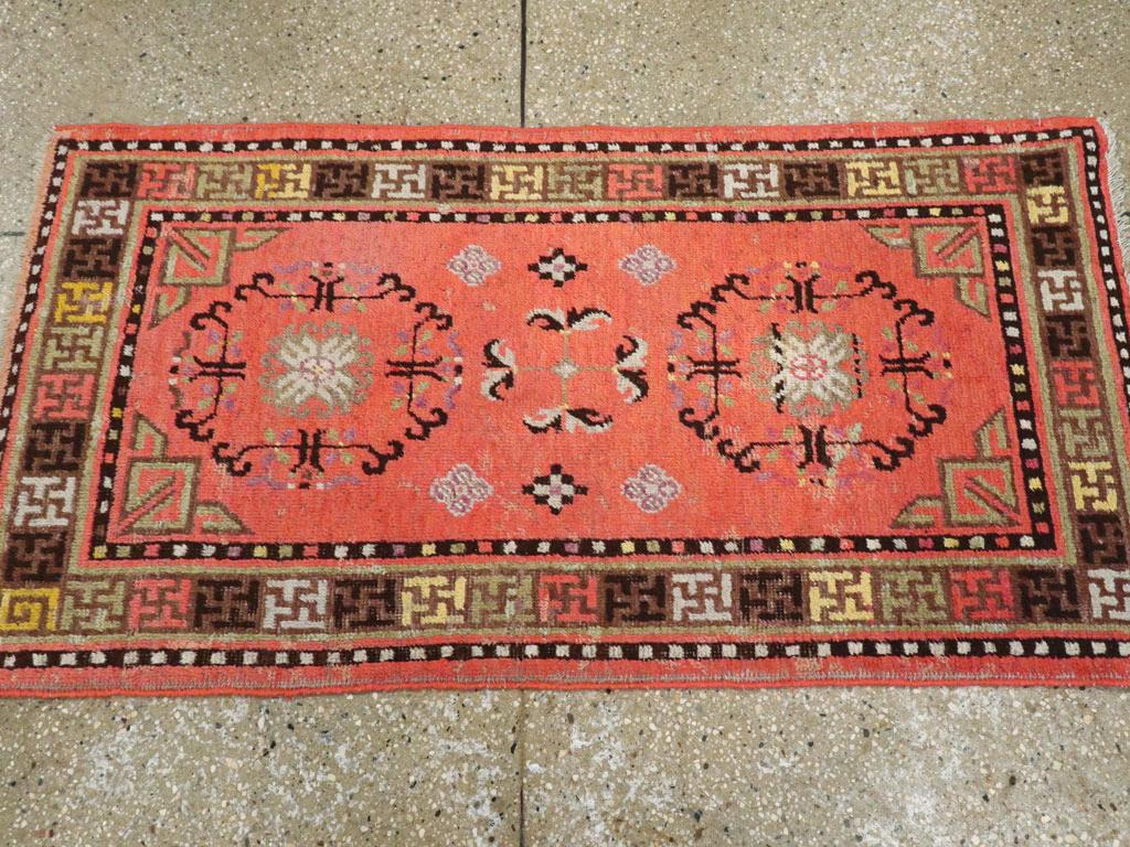 20ième siècle Début du 20e siècle, tapis Khotan du Turkestan oriental en vente
