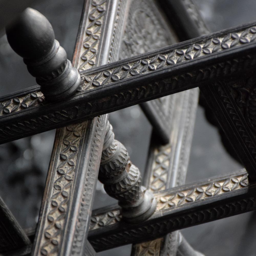 Early 20th Century Ebonised Hand Carved Nagina Folding Side Table In Good Condition In London, GB