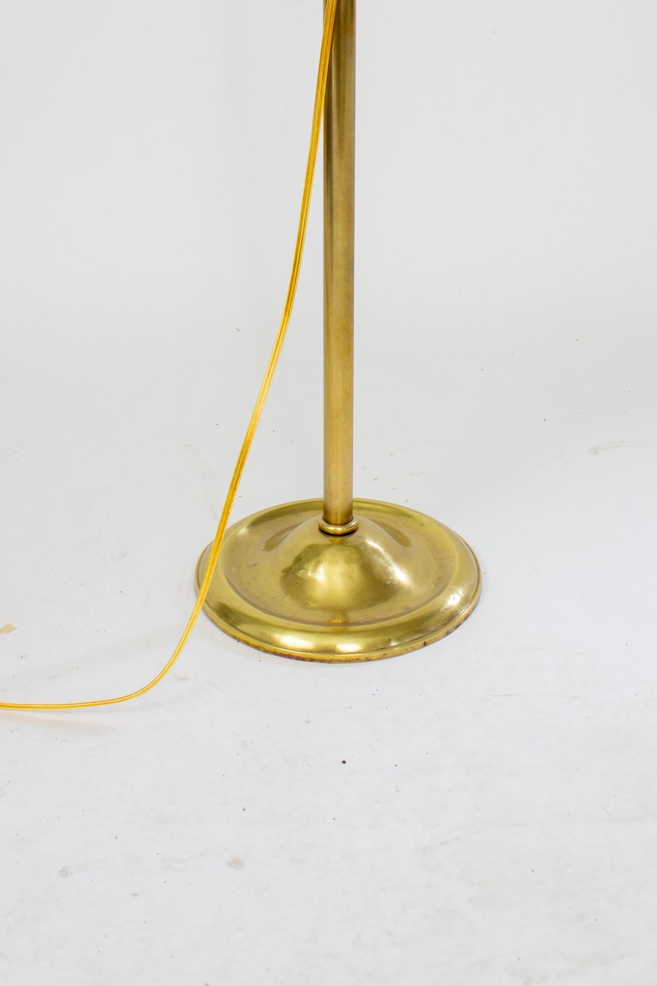 Early 20th Century Edward Miller & Co. Adjustable Bridge Lamp In Good Condition For Sale In Canton, MA