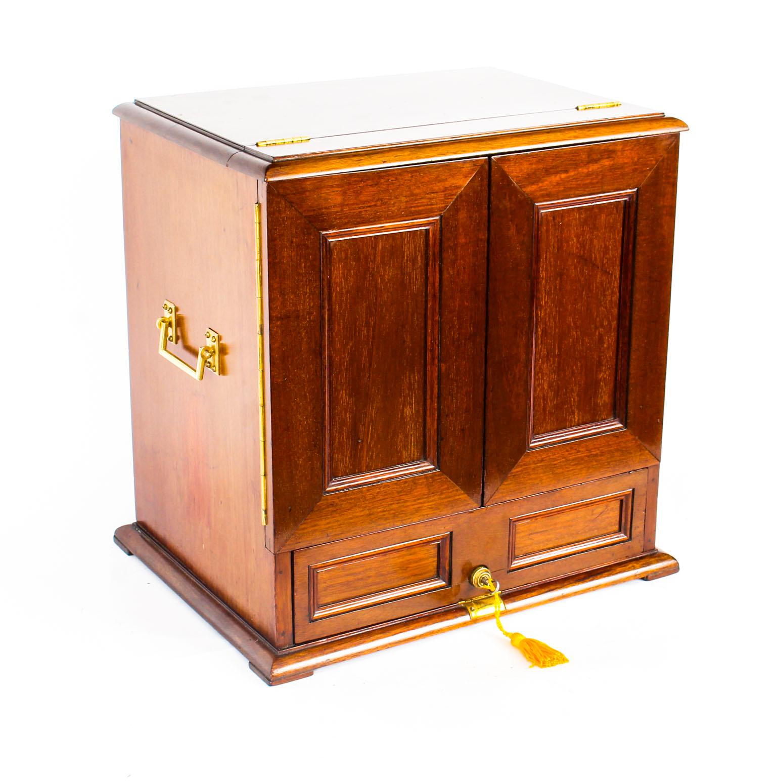 Early 20th Century Edwardian 3 Liqueur and Cigar Table Cabinet Tantalus Dry Bar In Good Condition In London, GB
