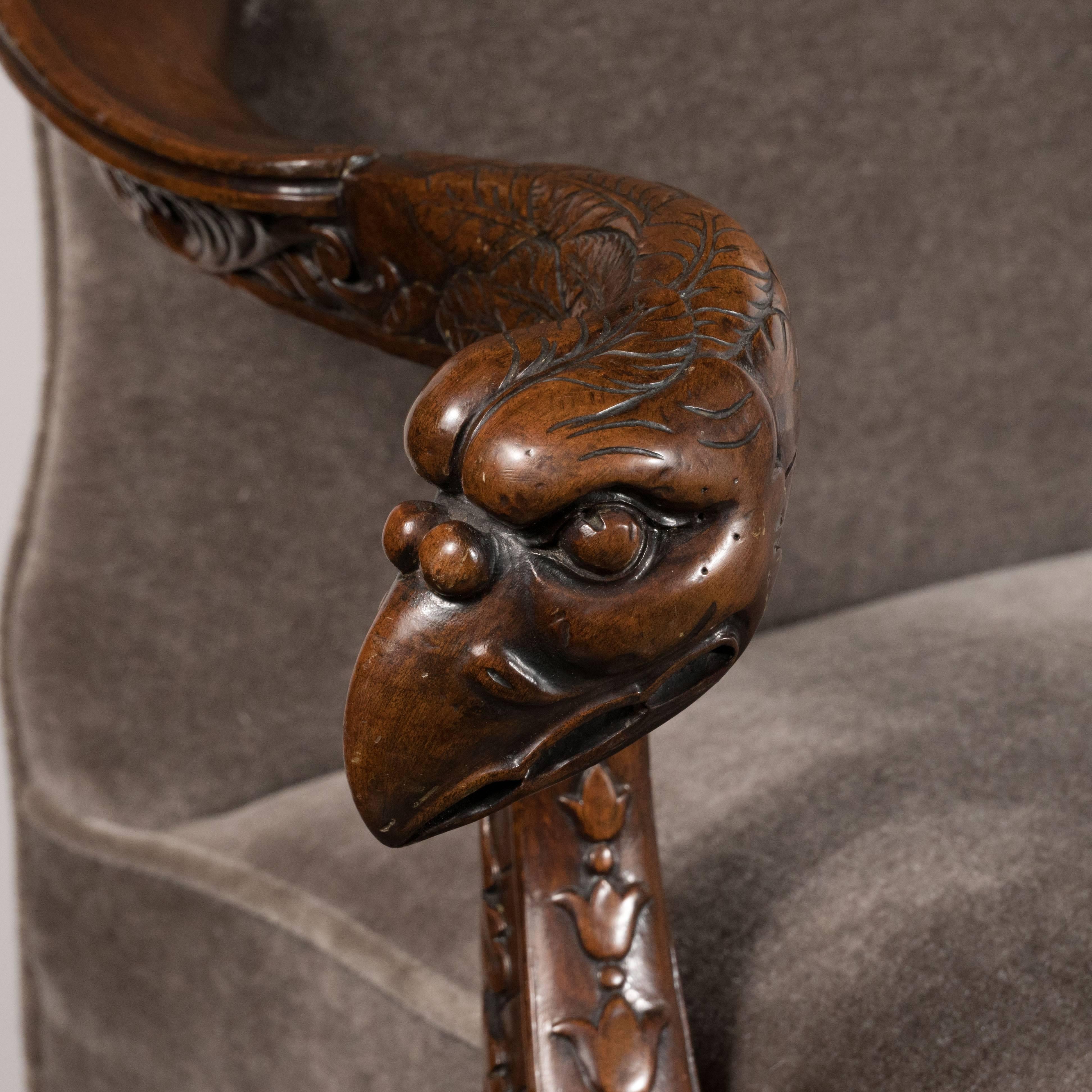 Early 20th Century Edwardian British Walnut Chair with Carved Hawk Gargoyle Arms 1