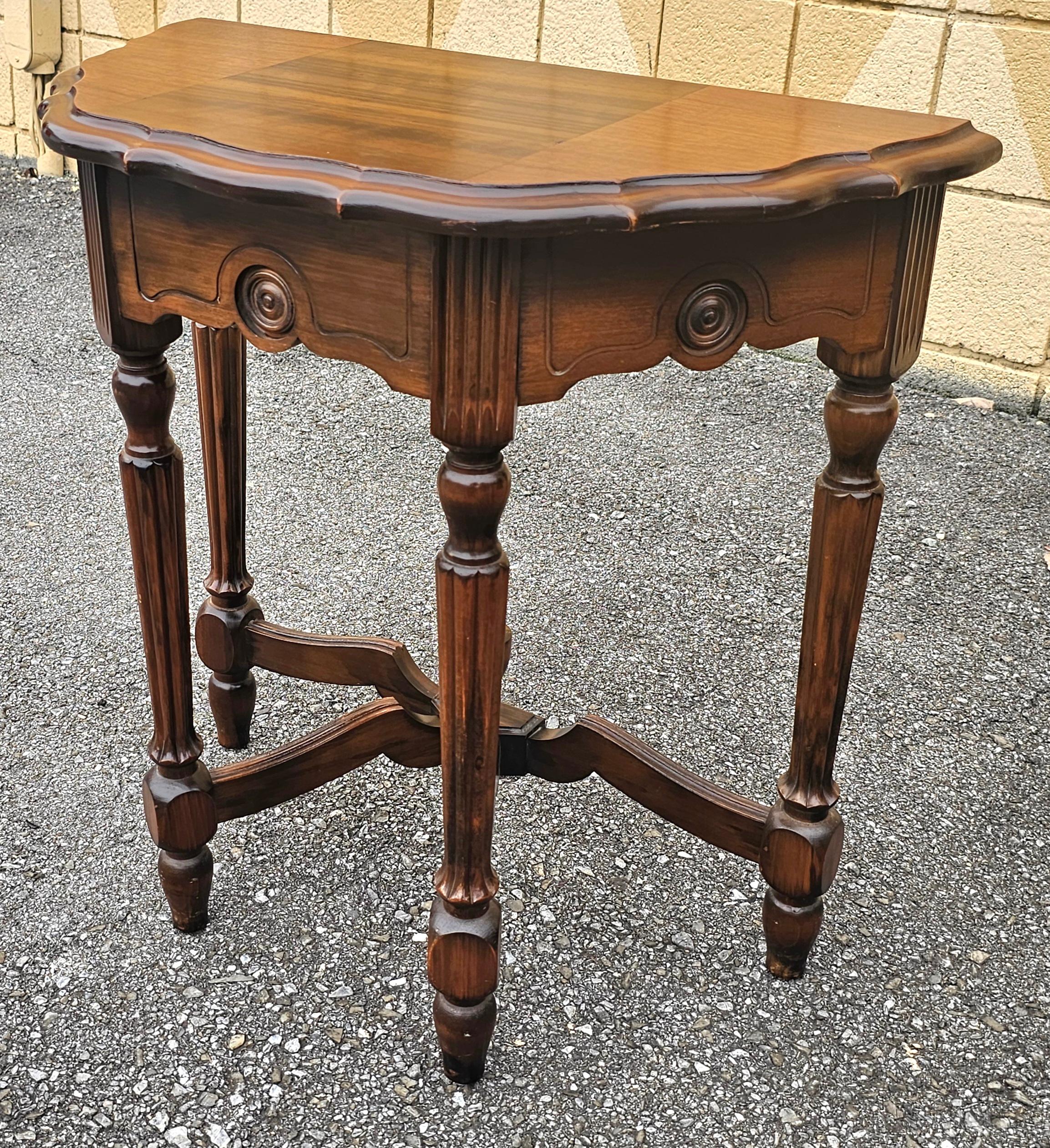American Early 20th Century Edwardian Carved Walnut Stretcher Console Table, Circa 1920s For Sale