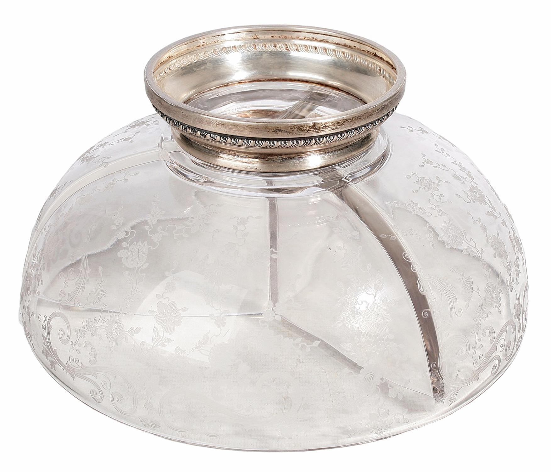 Early 20th Century Edwardian Crystal Glass Bowl with Silver Foot, United Kingdom For Sale 1
