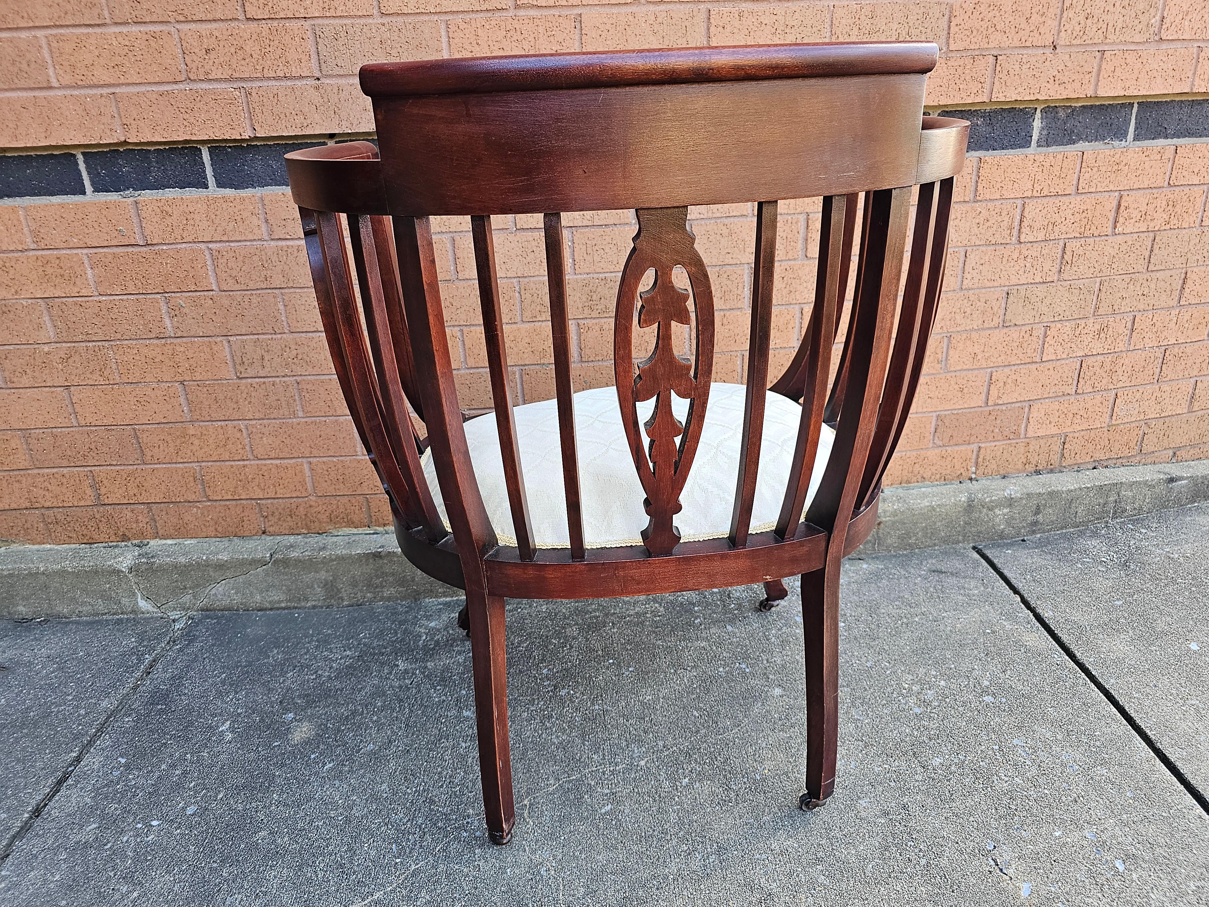 Early 20th Century Edwardian Inlaid Mahogany and Upholstered Seat Barrel Chair For Sale 1