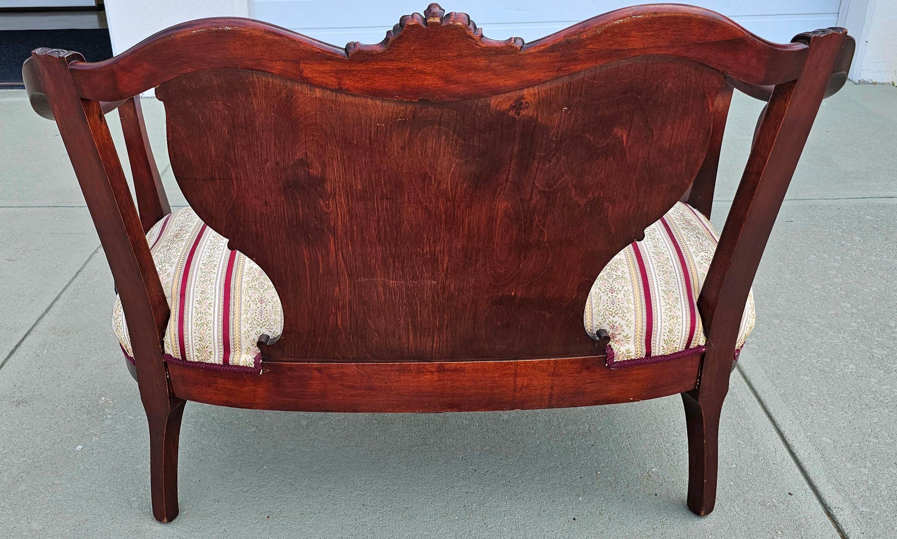 Early 20th Century Edwardian Mahogany and Upholstered Settee For Sale 2