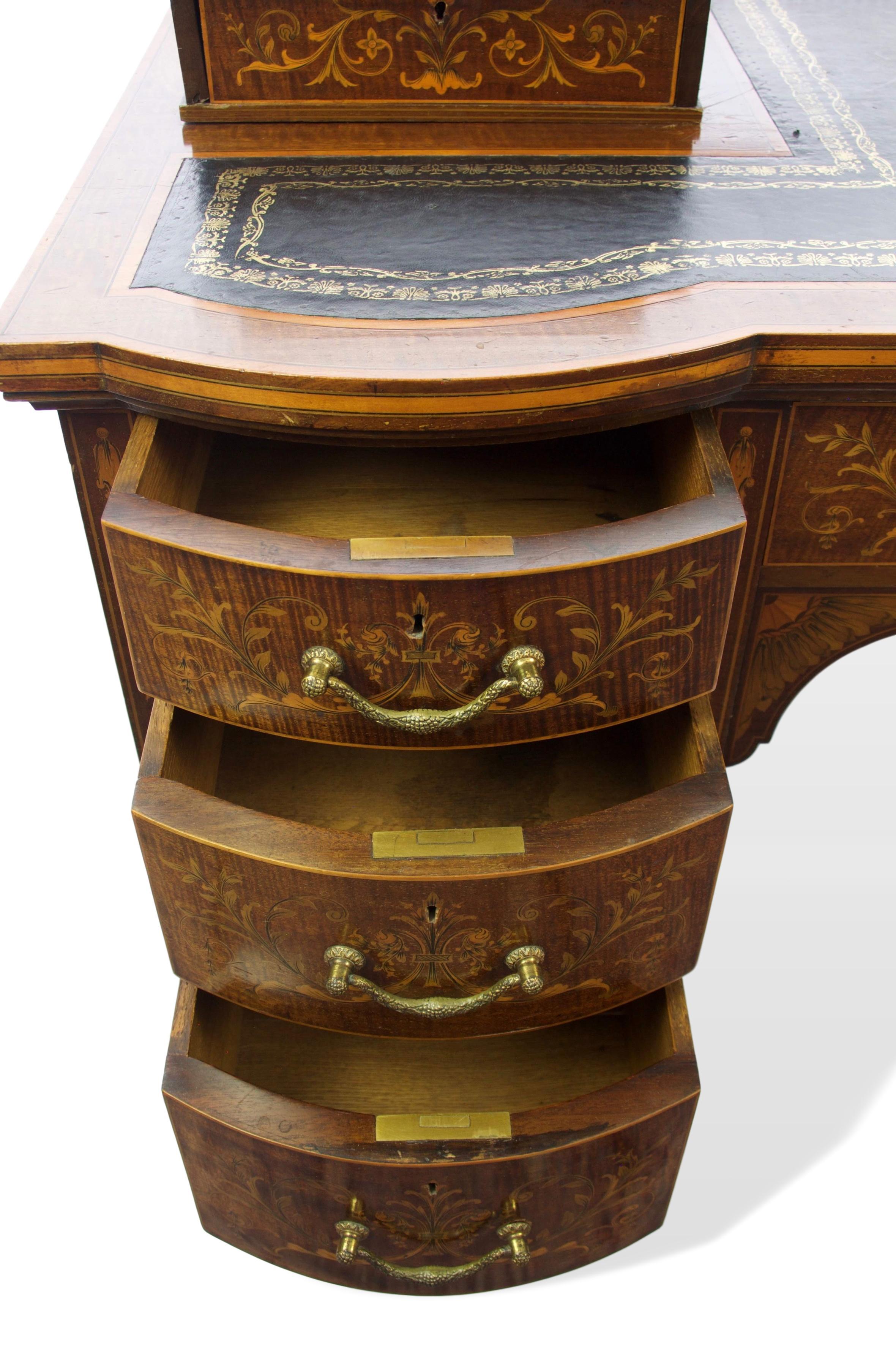 Early 20th Century Edwardian Mahogany Edwards and Roberts Bow-Front Carlton Desk 1