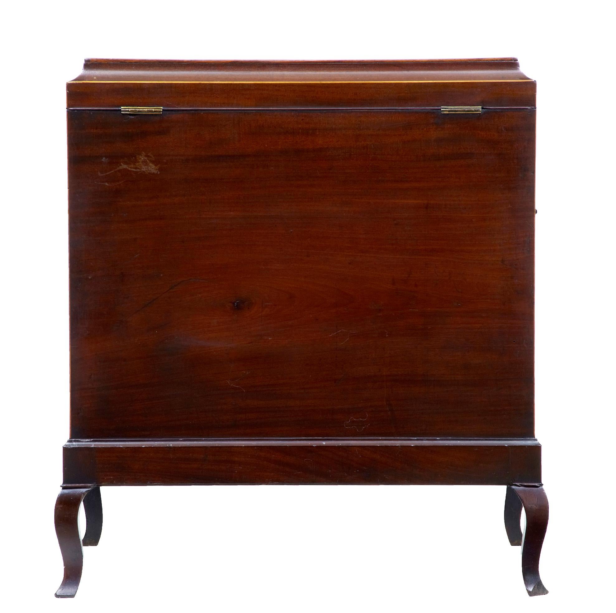 Early 20th Century Edwardian Mahogany Inlaid Wine Cooler For Sale at