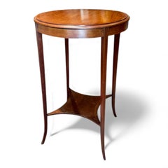 Table d'appoint en marqueterie édouardienne du début du 20e siècle