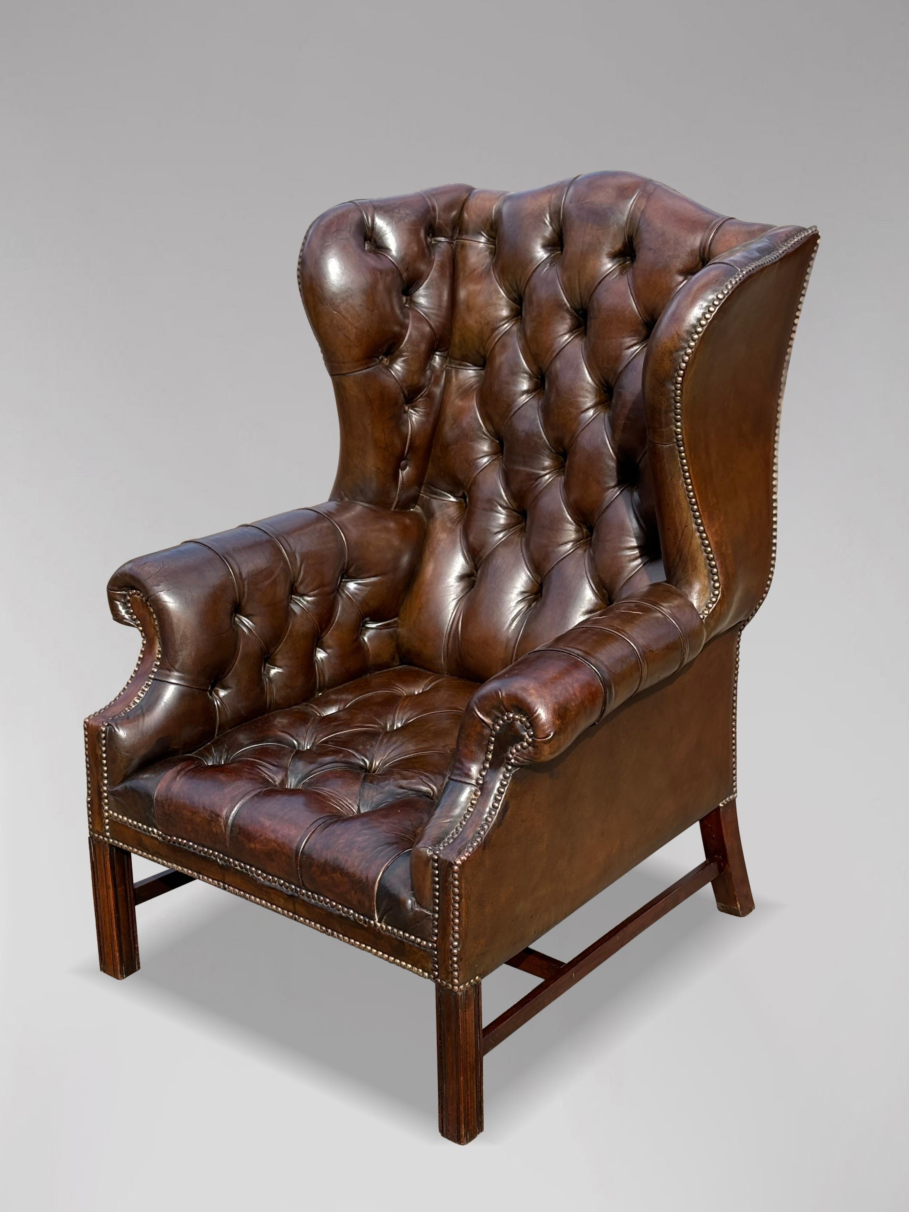 Georgien Début du 20e siècle, période édouardienne Fauteuil à oreilles en cuir Brown en vente
