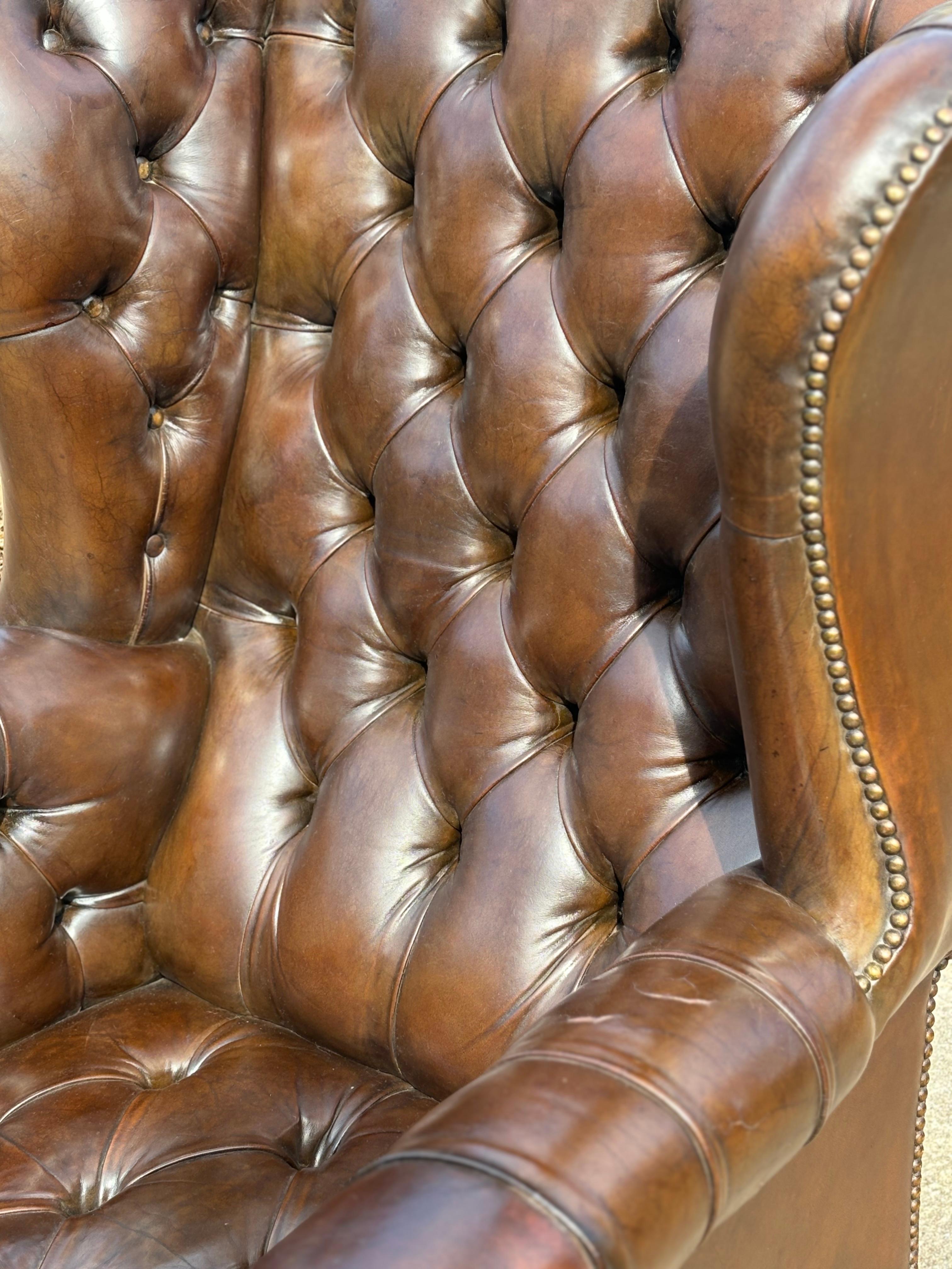 Cuir Début du 20e siècle, période édouardienne Fauteuil à oreilles en cuir Brown en vente