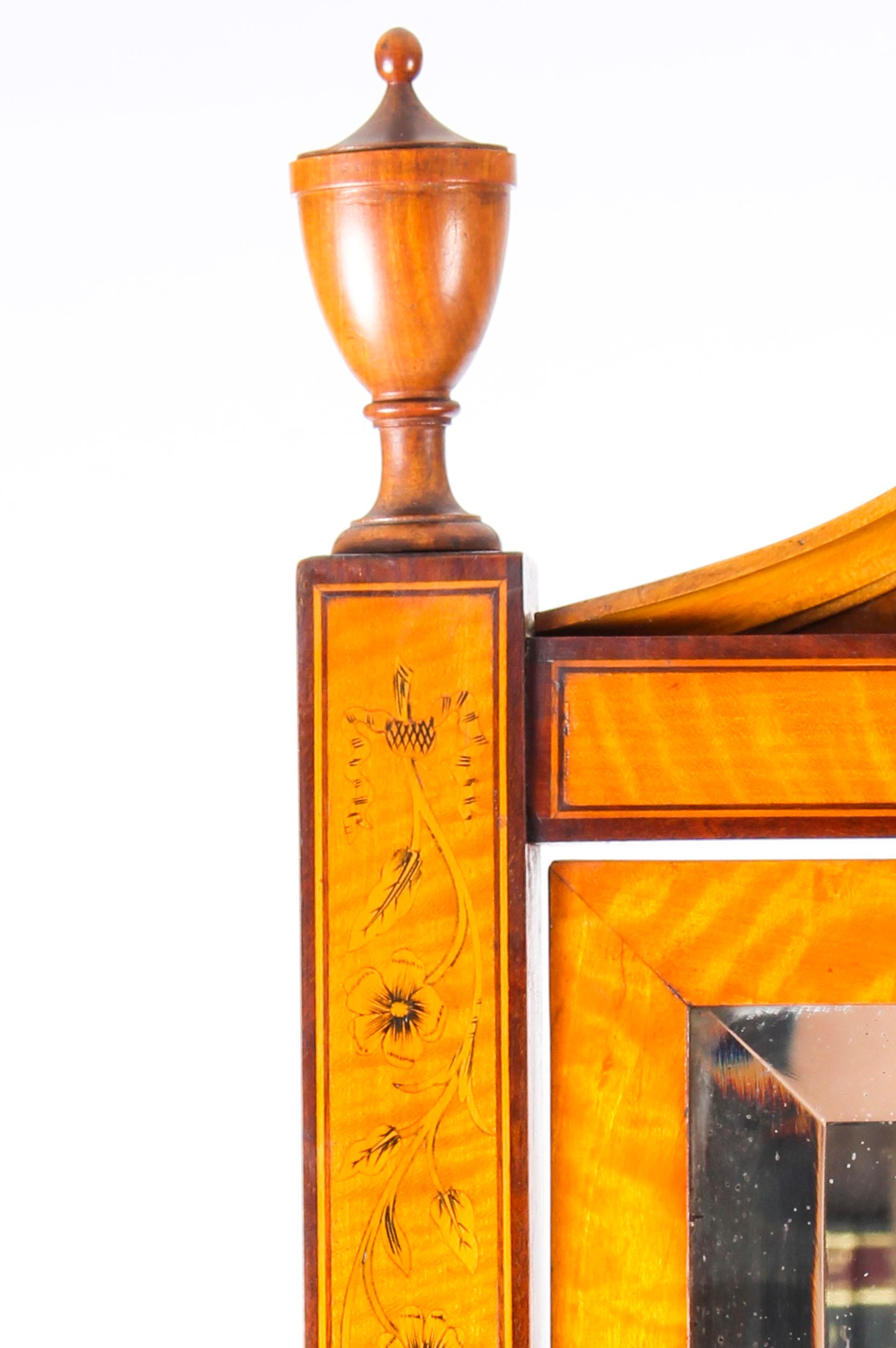Marqueterie Miroir de cheval en marqueterie de bois de satin du début du 20e siècle, de style édouardien en vente