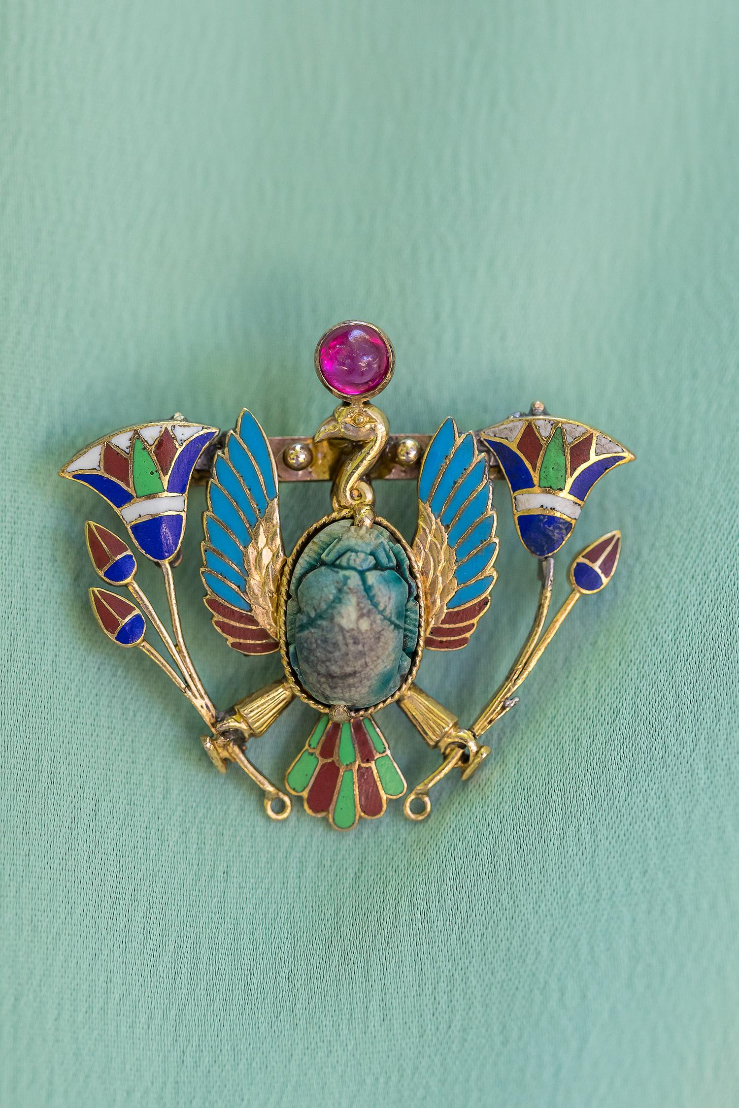 Egyptian Revival Early 20th century Egyptian revival gold and enamel brooch For Sale
