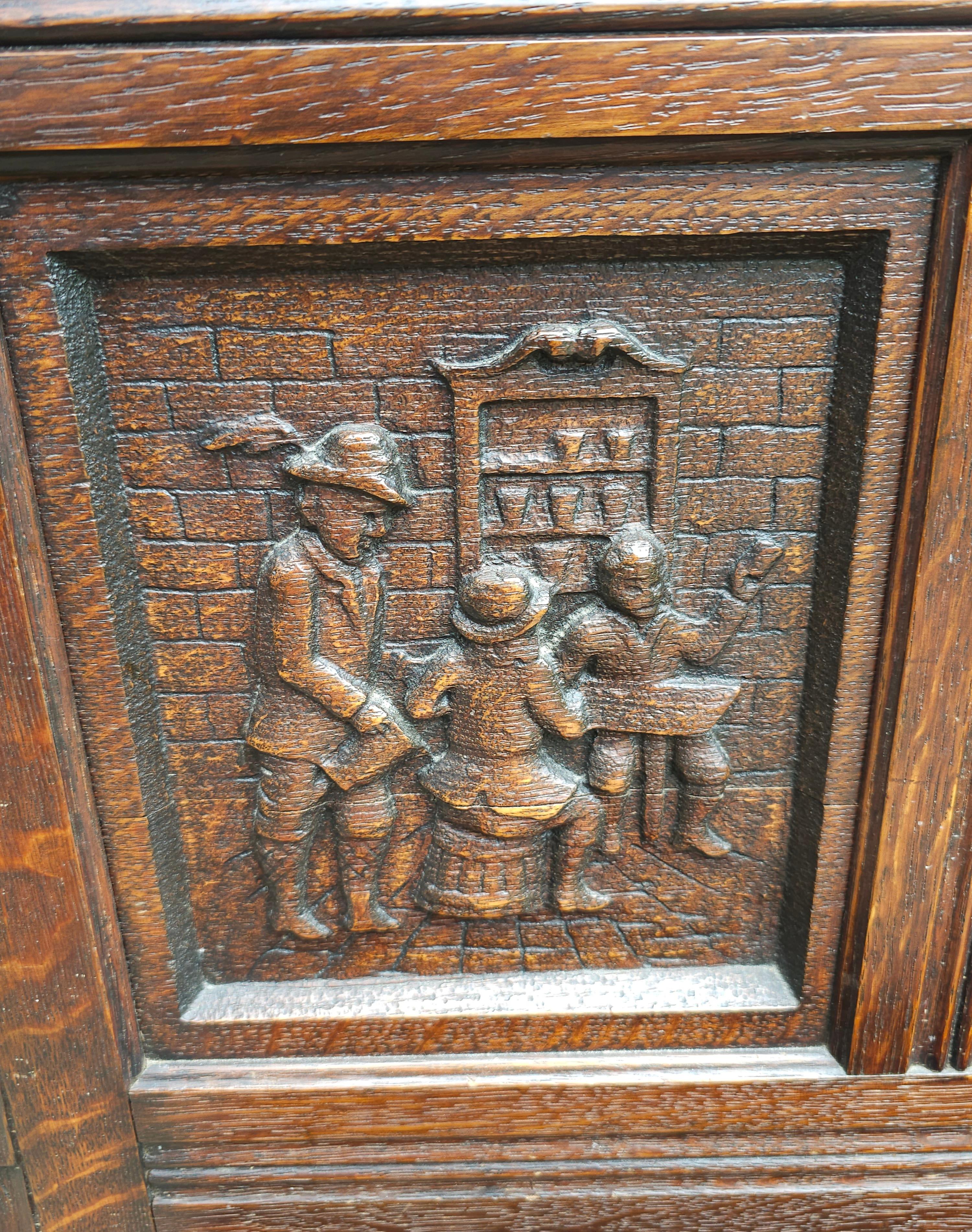 Early 20th Century Elizabethan Style Hand Carved Oak Storage / Blanket Chest For Sale 5