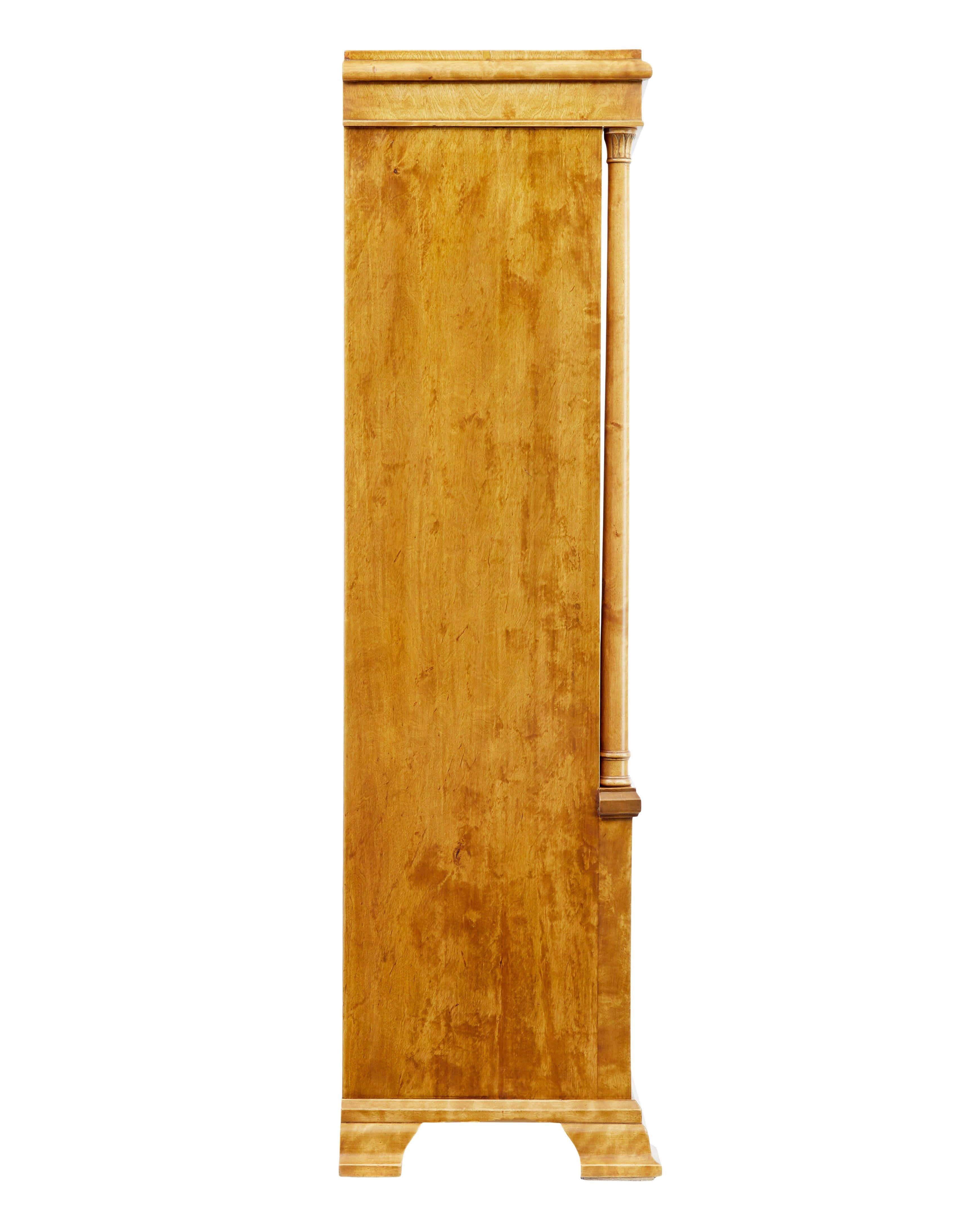Néo-empire Armoire bibliothèque en merisier de style Revive Empire du début du 20e siècle en vente