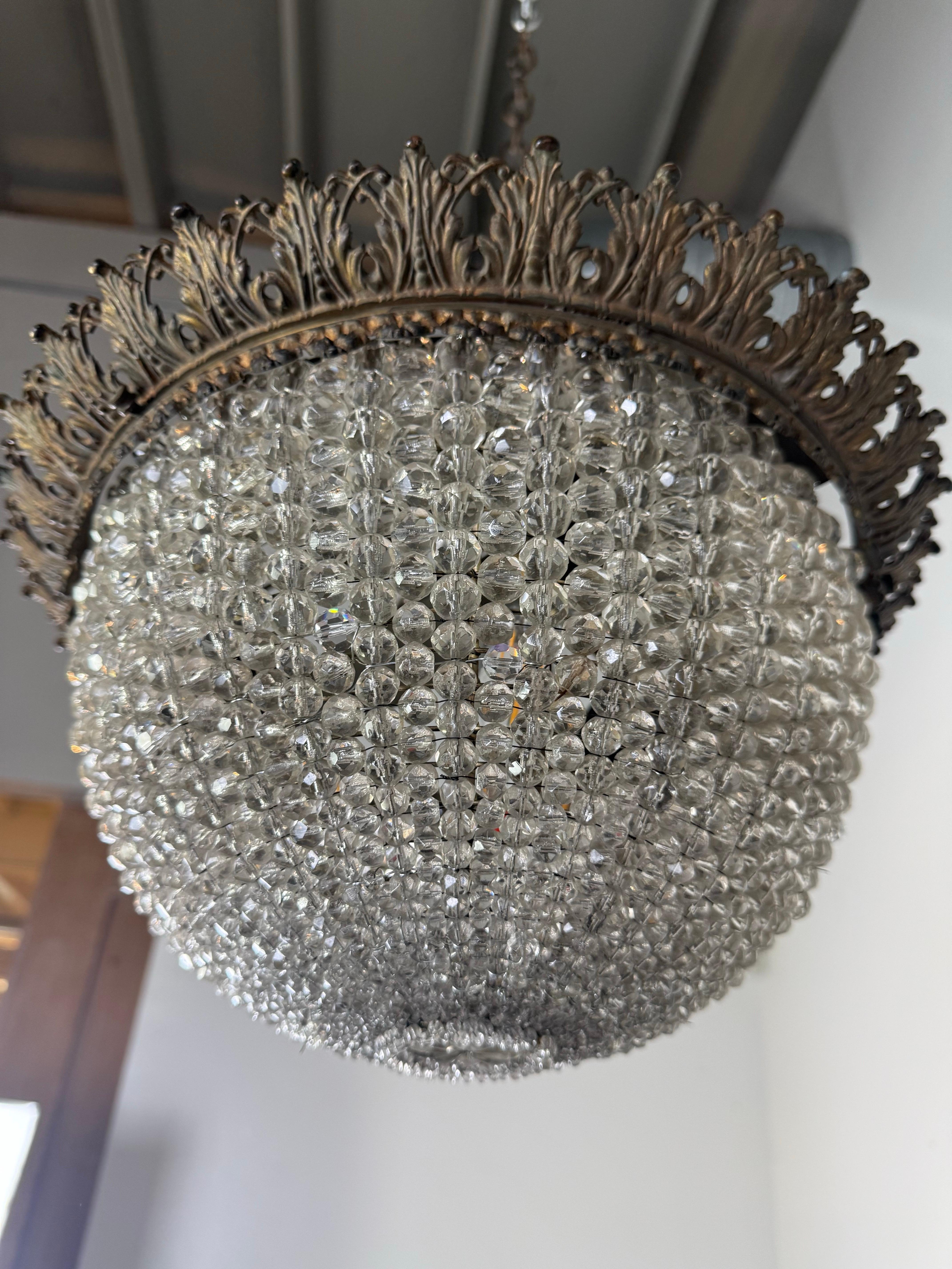 Francese Lampadario a cesto di cristallo stile Impero dei primi del Novecento