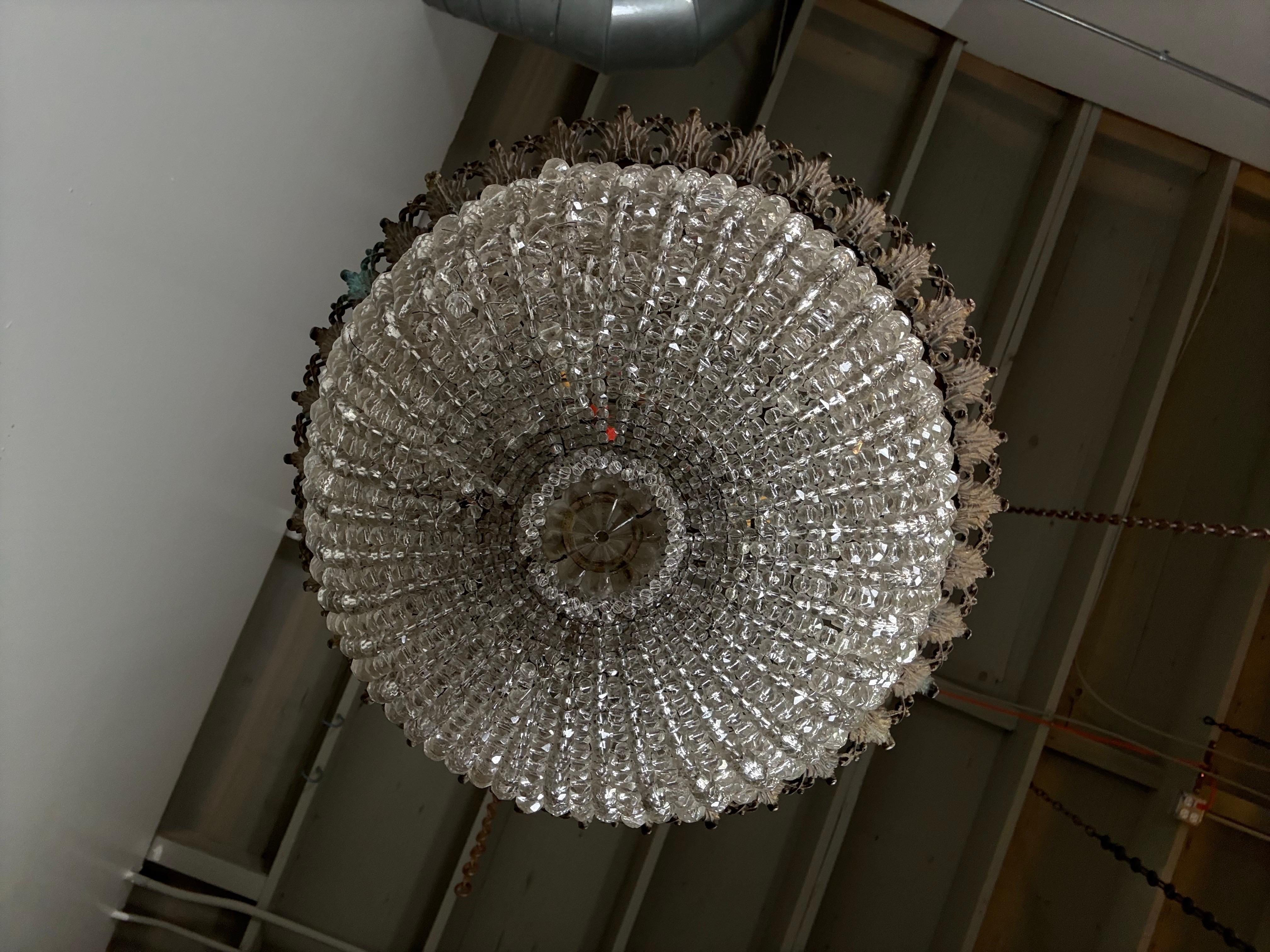 Metallo Lampadario a cesto di cristallo stile Impero dei primi del Novecento