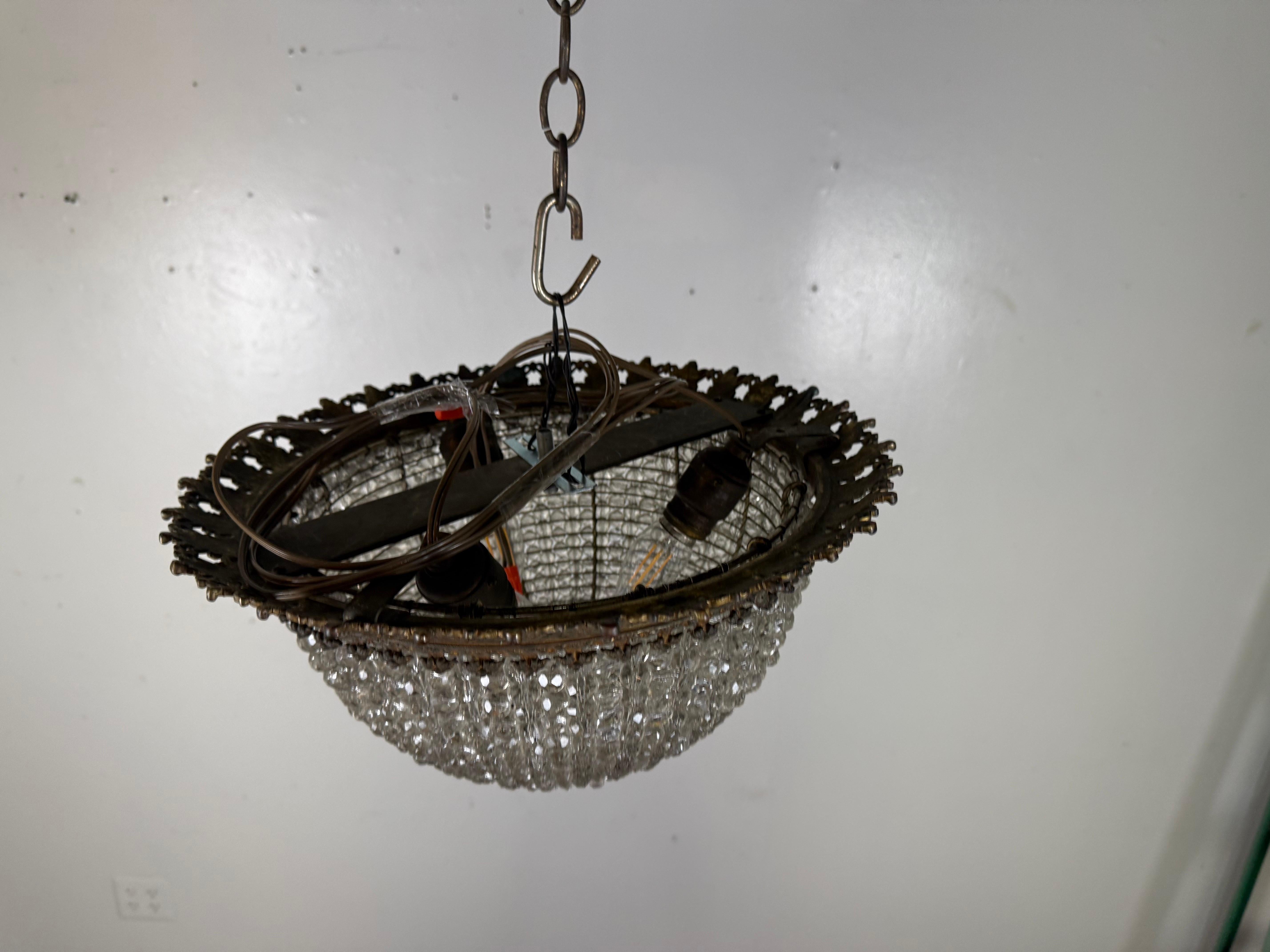 Lampadario a cesto di cristallo stile Impero dei primi del Novecento 1