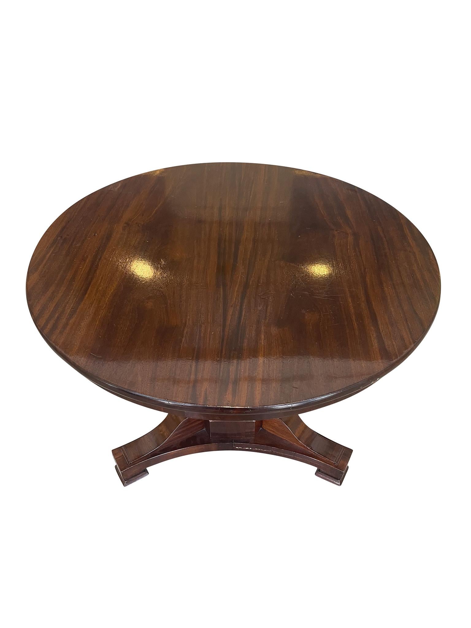 Early 20th Century Empire Style Mahogany Center Table In Good Condition In New York, NY