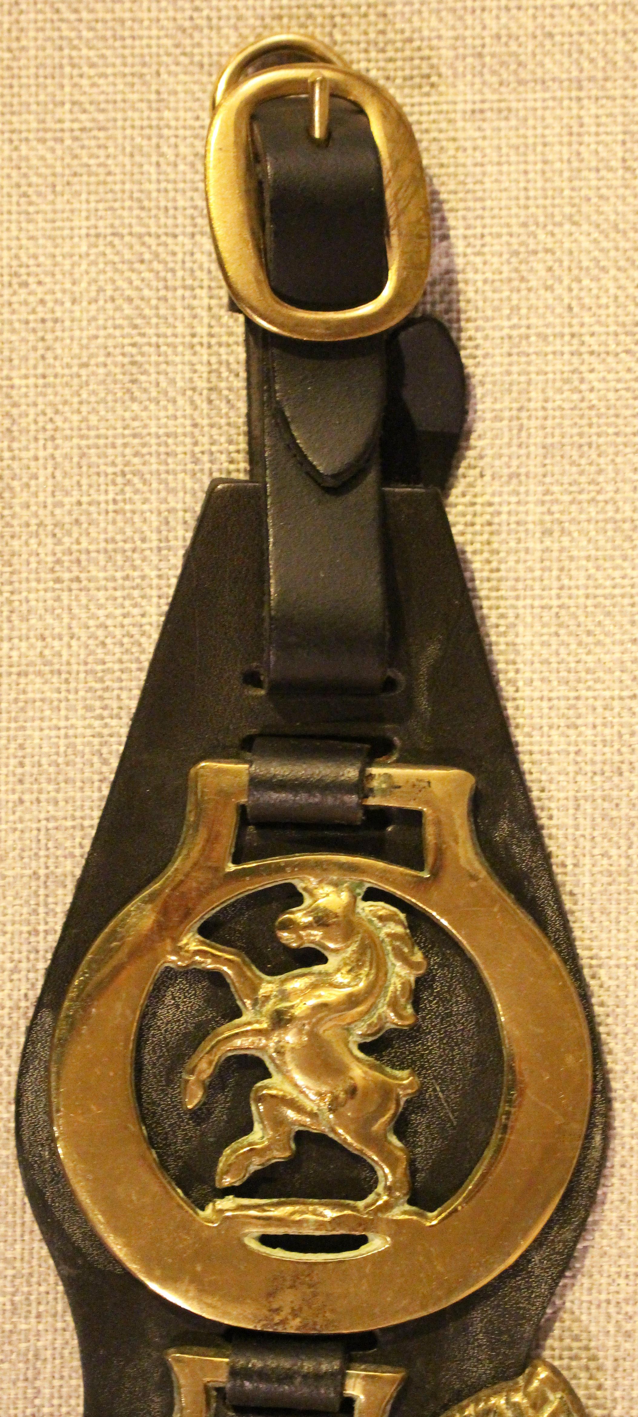 Early 20th Century English 4-Brass Leather Horse Strap For Sale 1