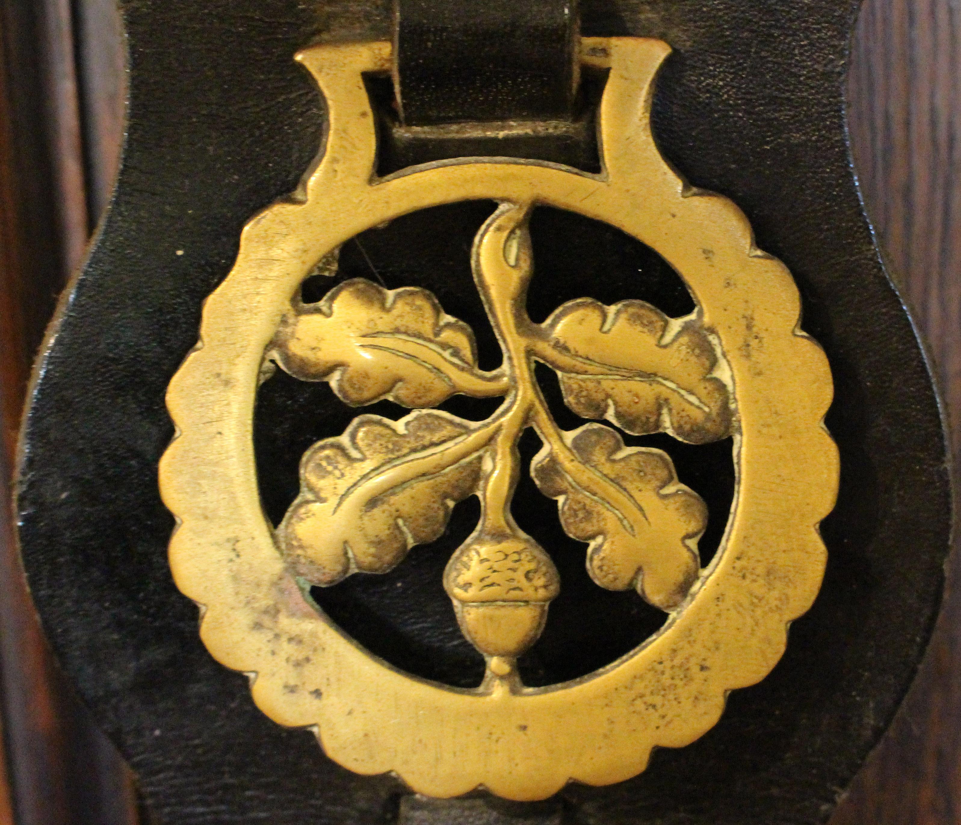 Early 20th Century English 6-Brass Leather Horse Strap For Sale 1