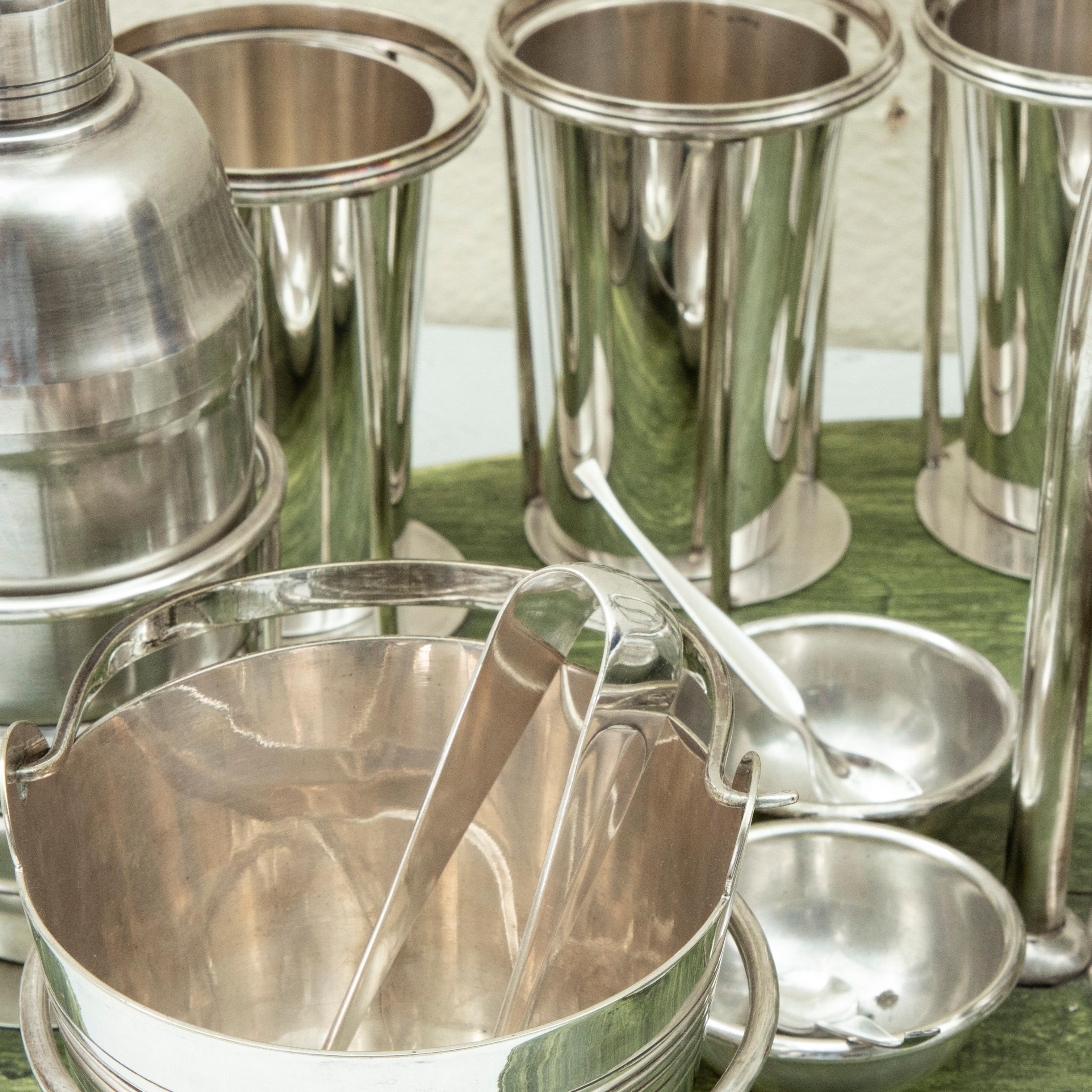 Early 20th Century English Art Deco Period Silver Plate Yacht Cocktail Service For Sale 3