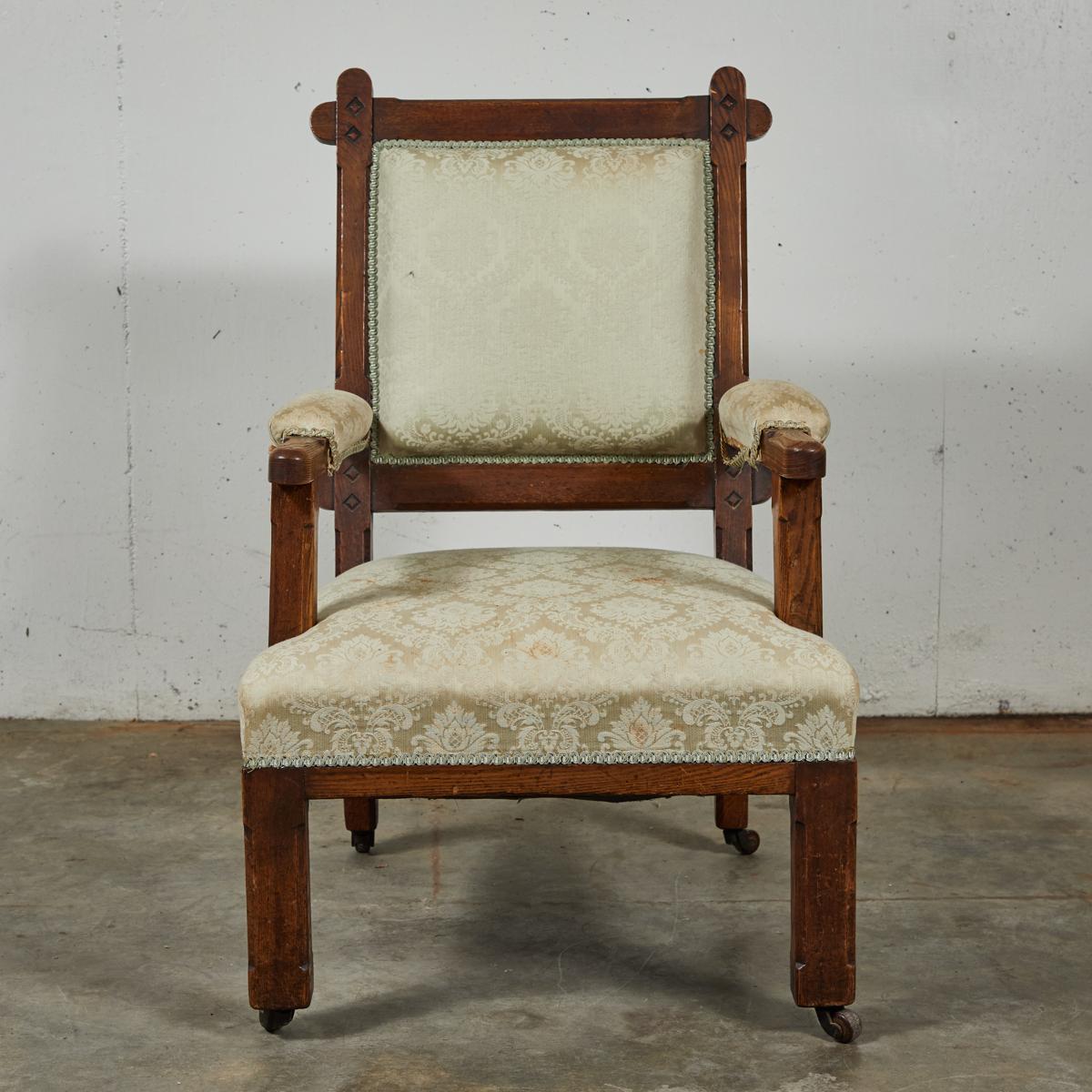 Early 20th century English Arts & Crafts oak chair.