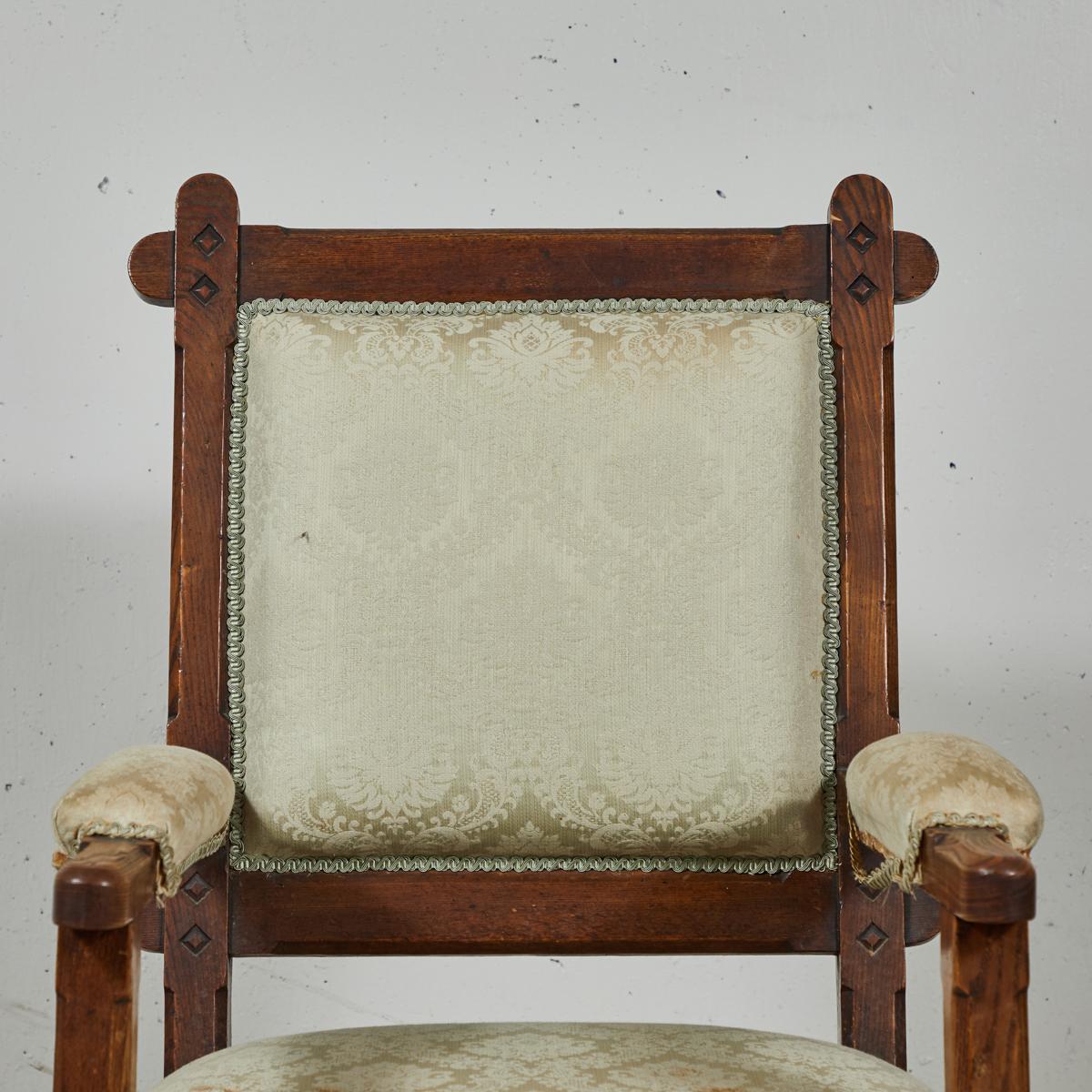 Early 20th Century English Arts & Crafts Oak Chair In Good Condition In Los Angeles, CA