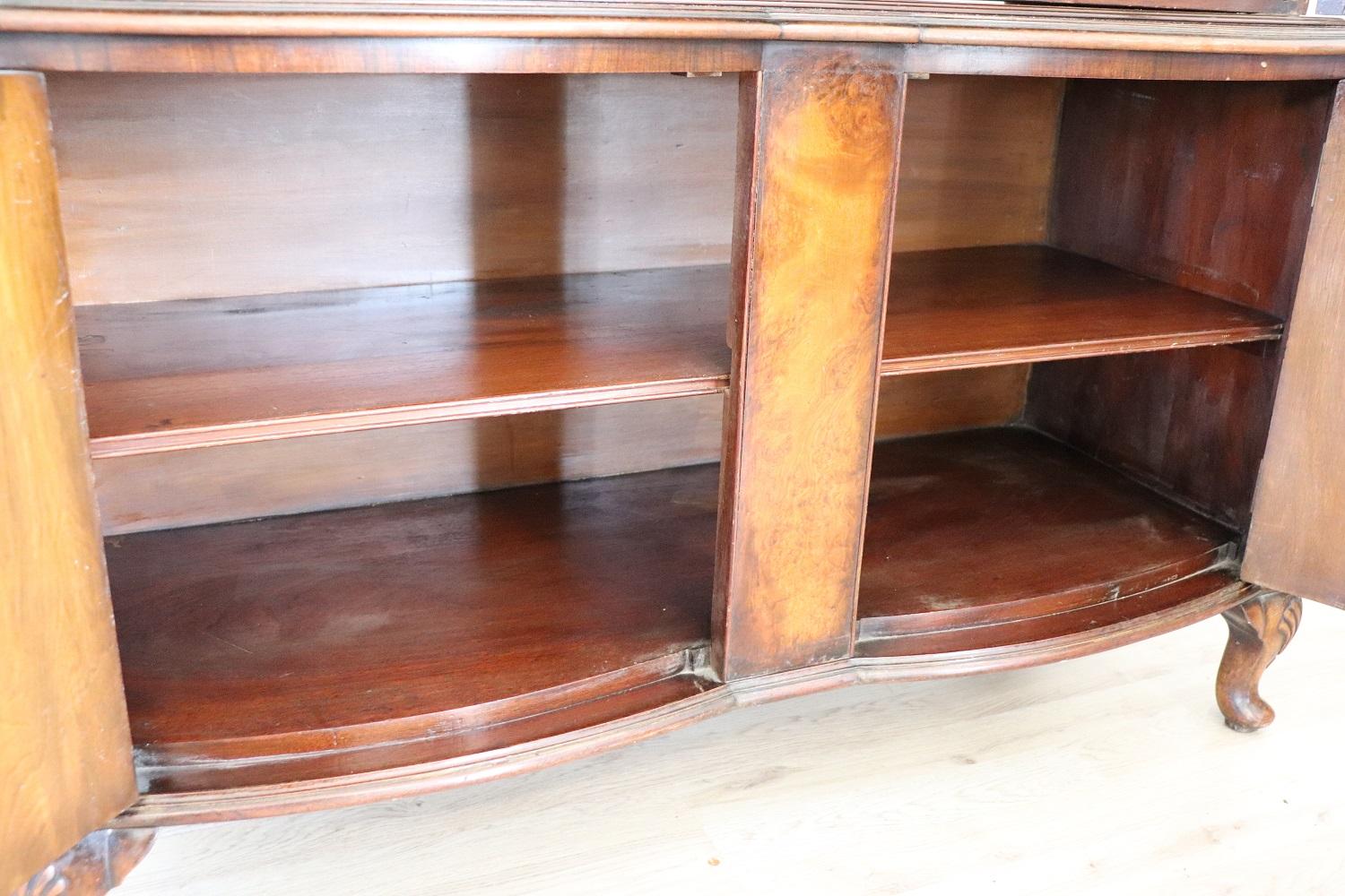 Early 20th Century English Bookcase in Briar Walnut Wood 8