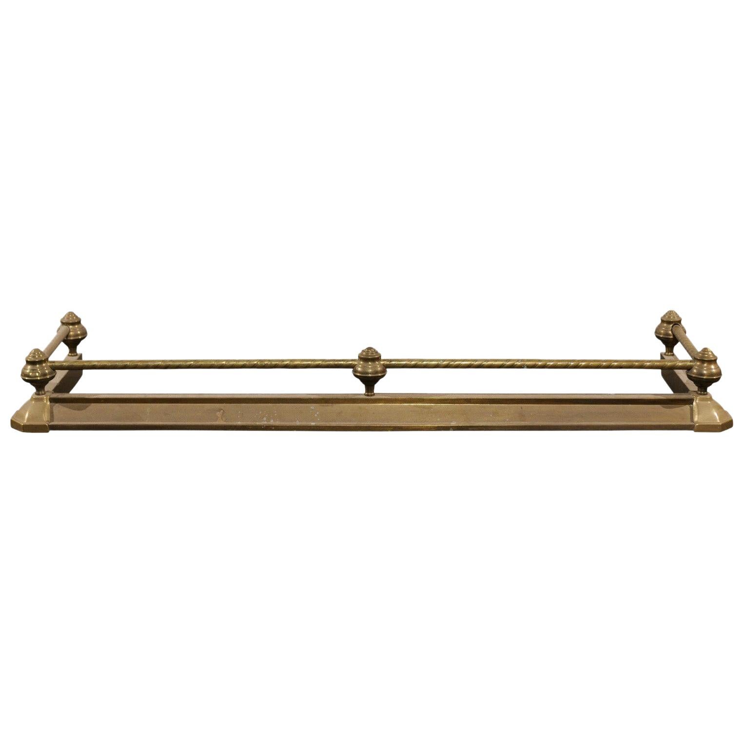 Early 20th Century English Brass Fireplace Fender with Finials and