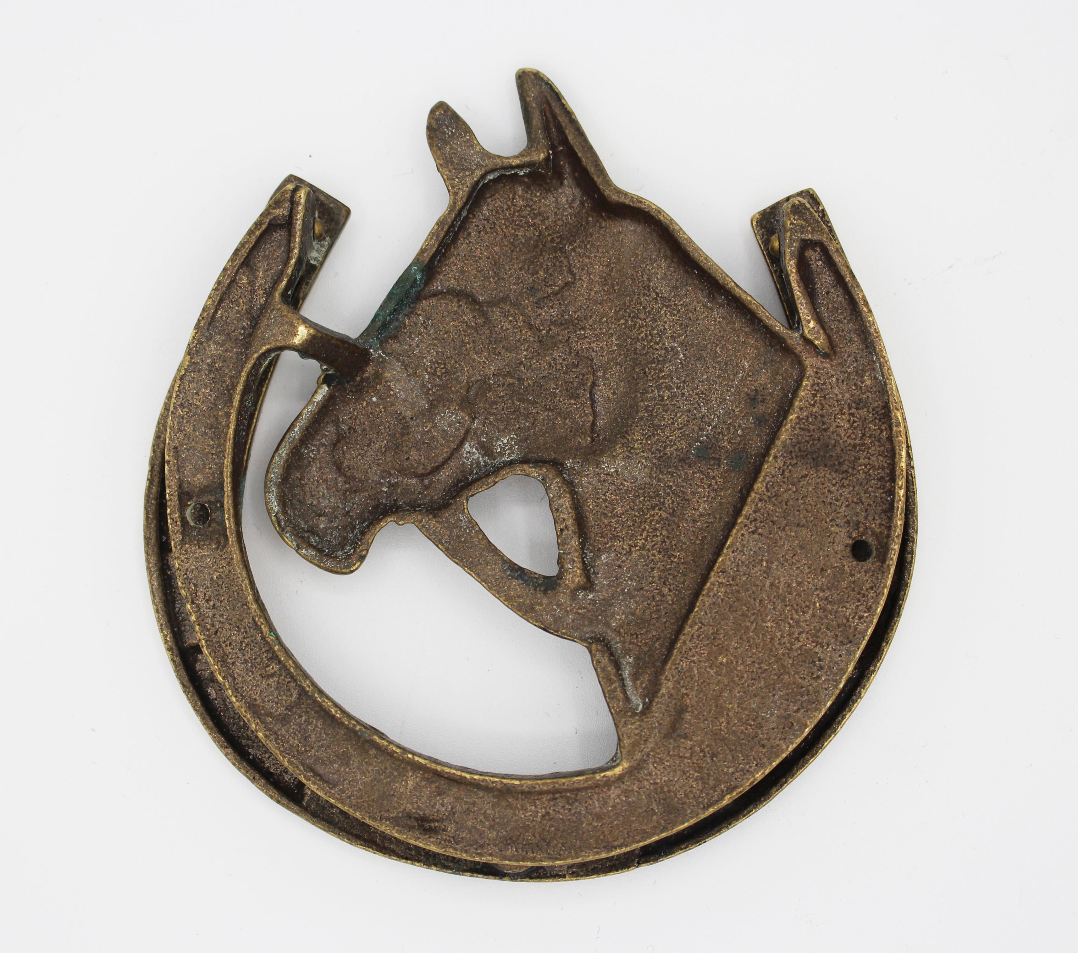 Early 20th Century English Brass Horse Head and Shoe Doorknocker In Good Condition In Chapel Hill, NC