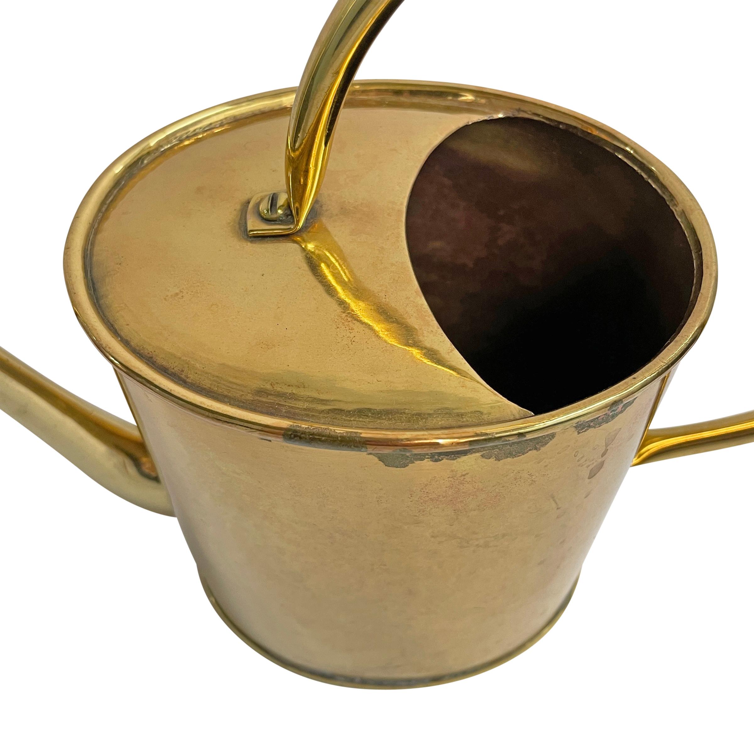 Early 20th Century English Brass Watering Can For Sale 1