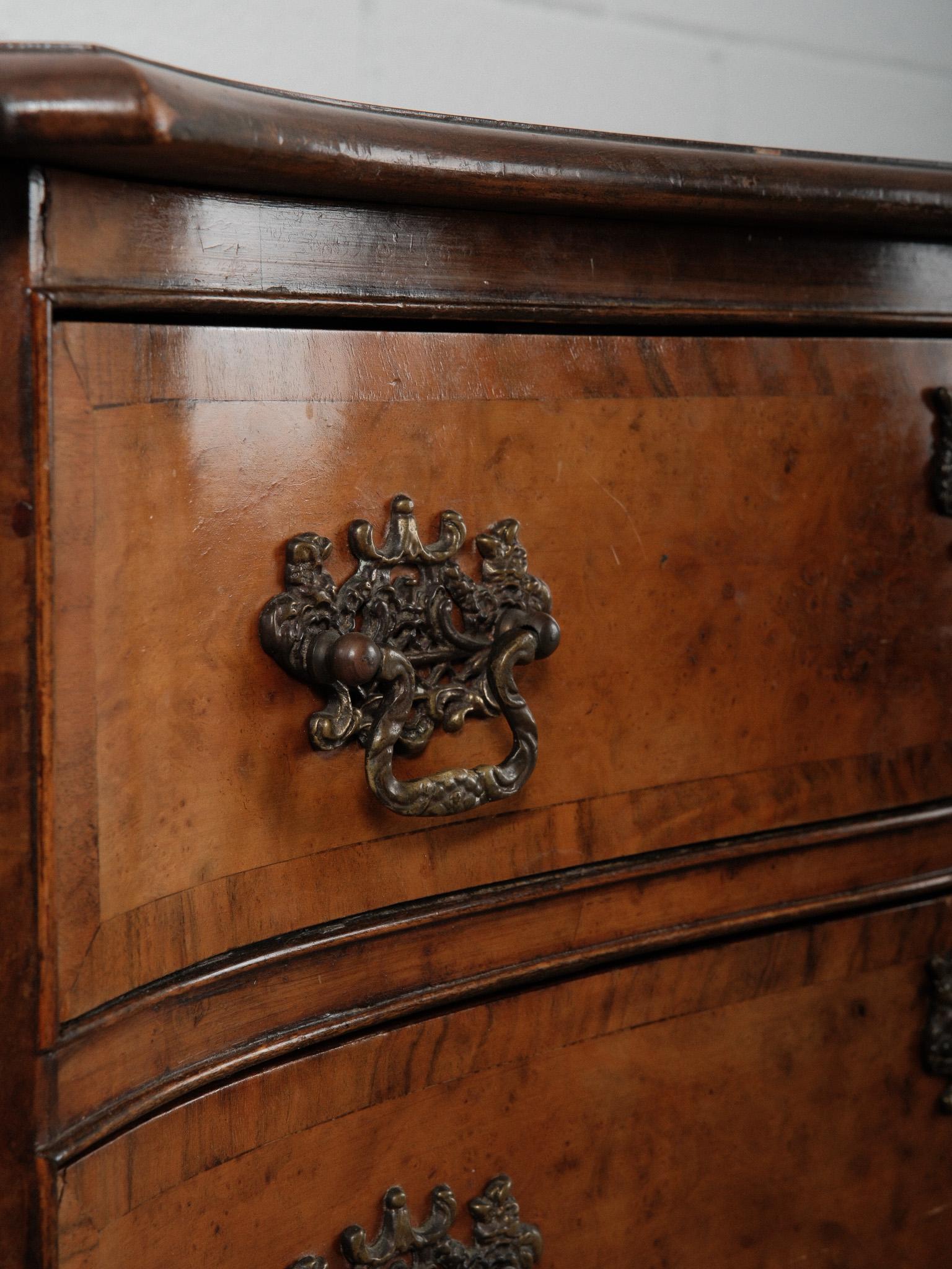 Early 20th Century English Burl Walnut Chippendale-Style Lowboy Ball-and-Claw For Sale 4