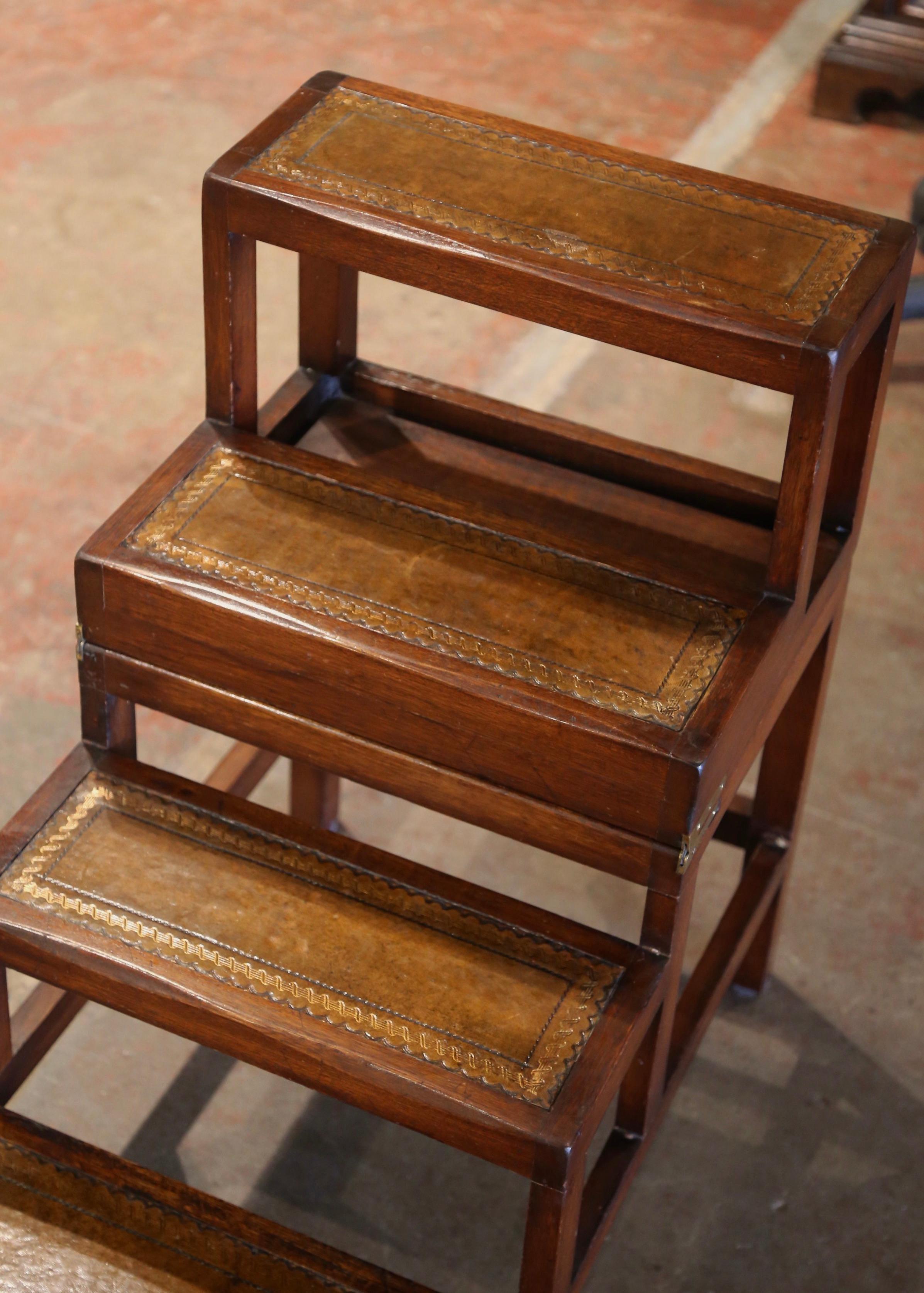 French Early 20th Century English Carved Walnut Coffee Table and Folding Step Ladder