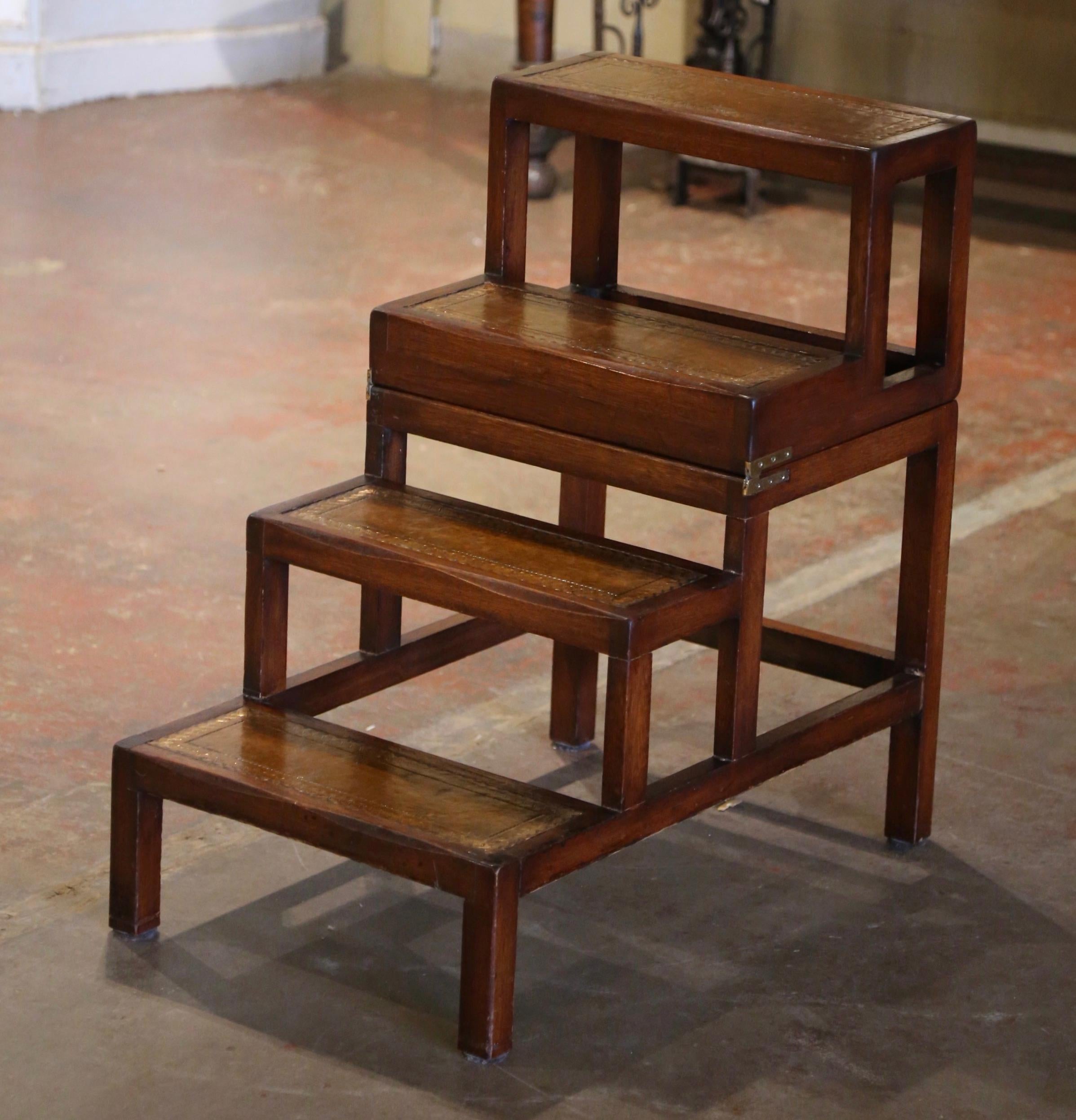 Hand-Carved Early 20th Century English Carved Walnut Coffee Table and Folding Step Ladder