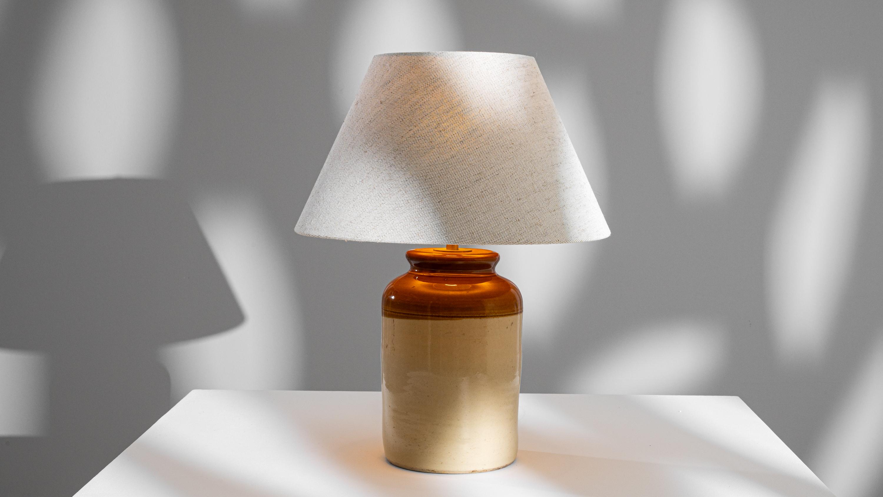 Early 20th Century English Ceramic Table Lamp For Sale 4