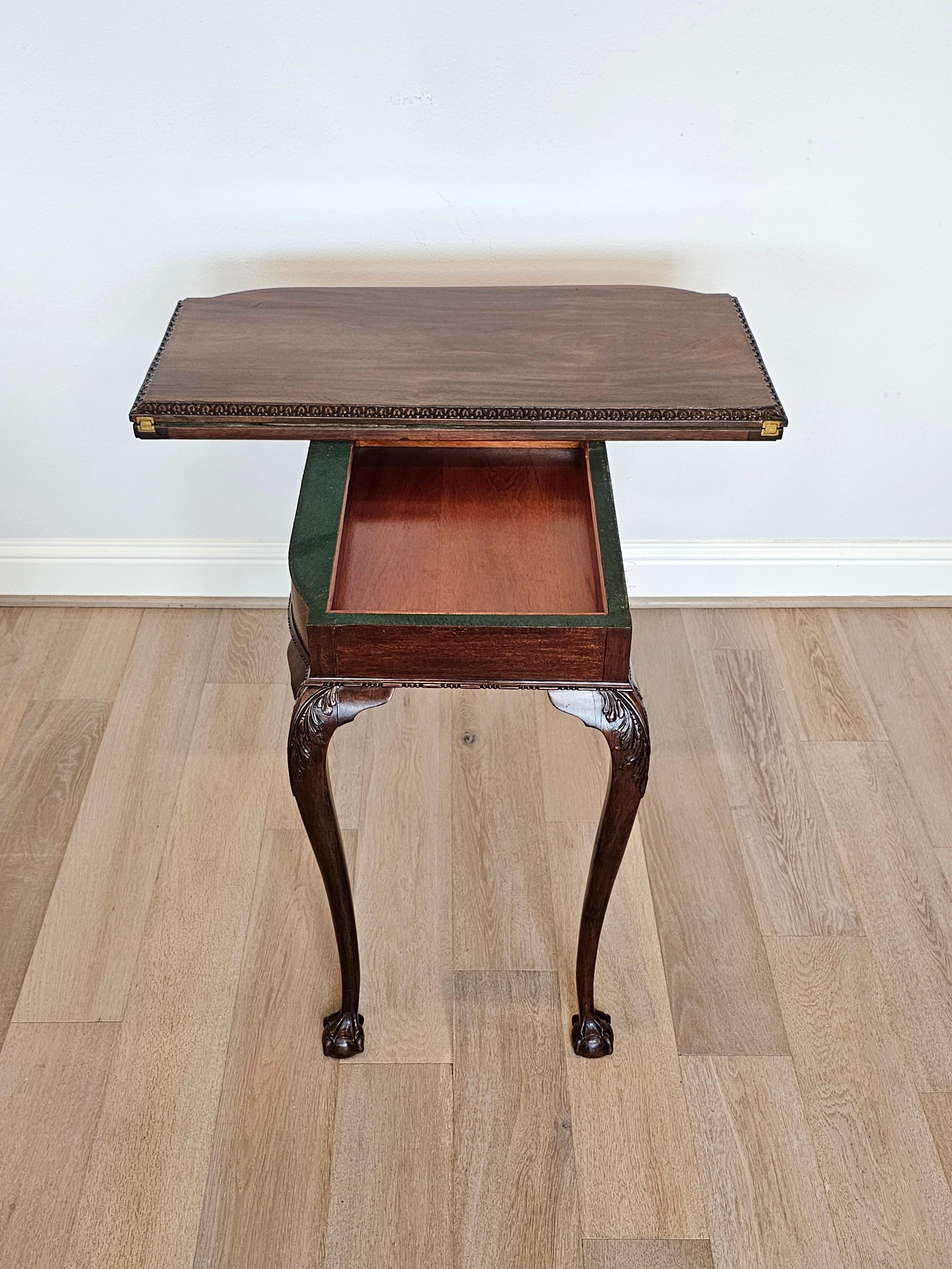 Englischer Konsolen-Spieltisch aus Mahagoni im Chippendale-Stil des frühen 20. Jahrhunderts  im Angebot 1
