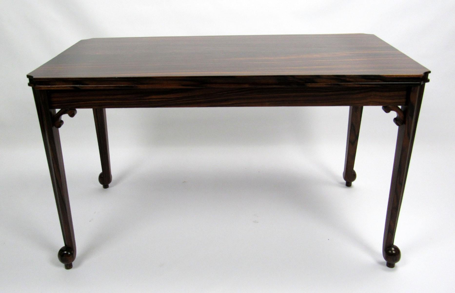 Early 20th Century English Cocktail Table For Sale 3