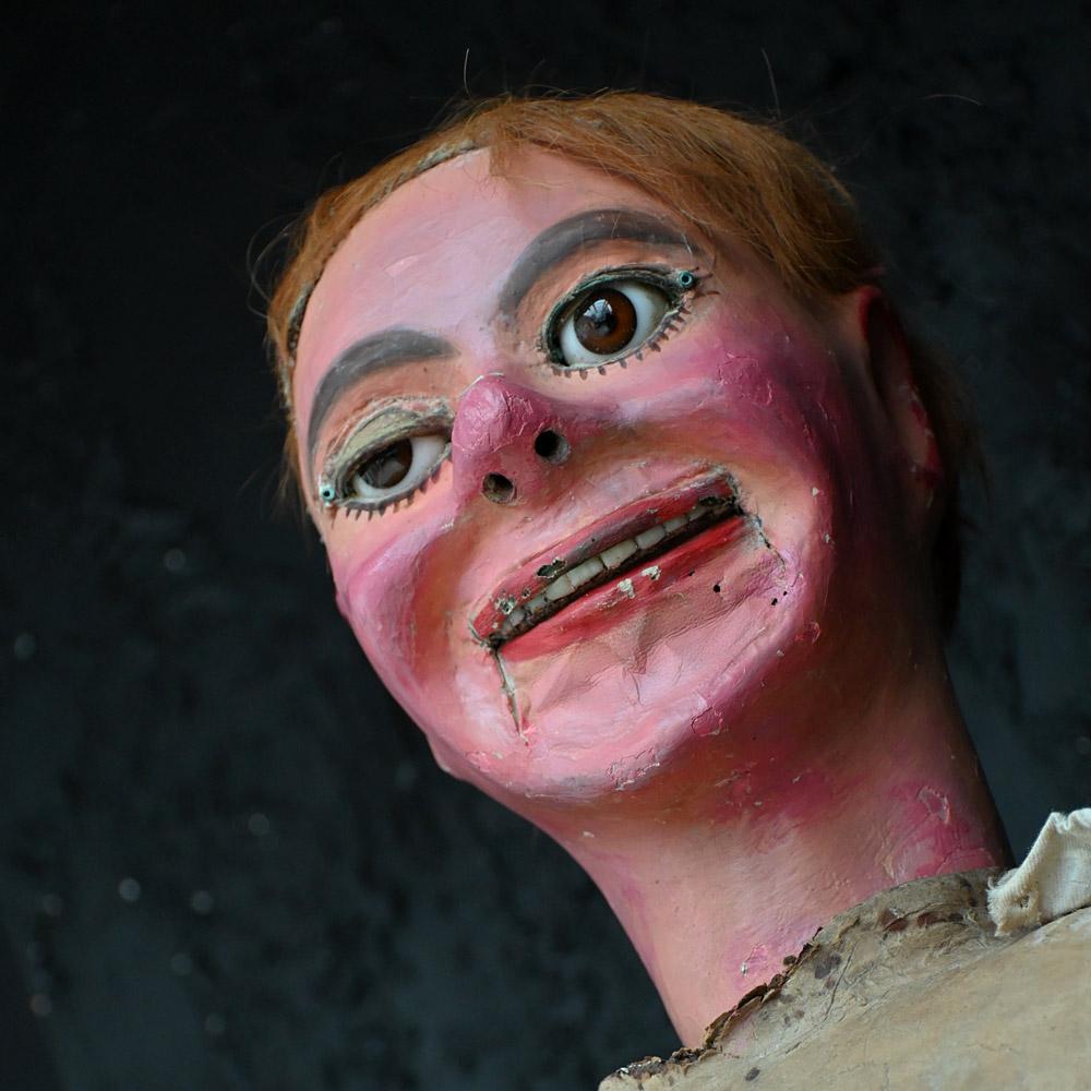 Début de l'époque victorienne Début du 20e siècle, mannequin de ventriloque anglais pleurant