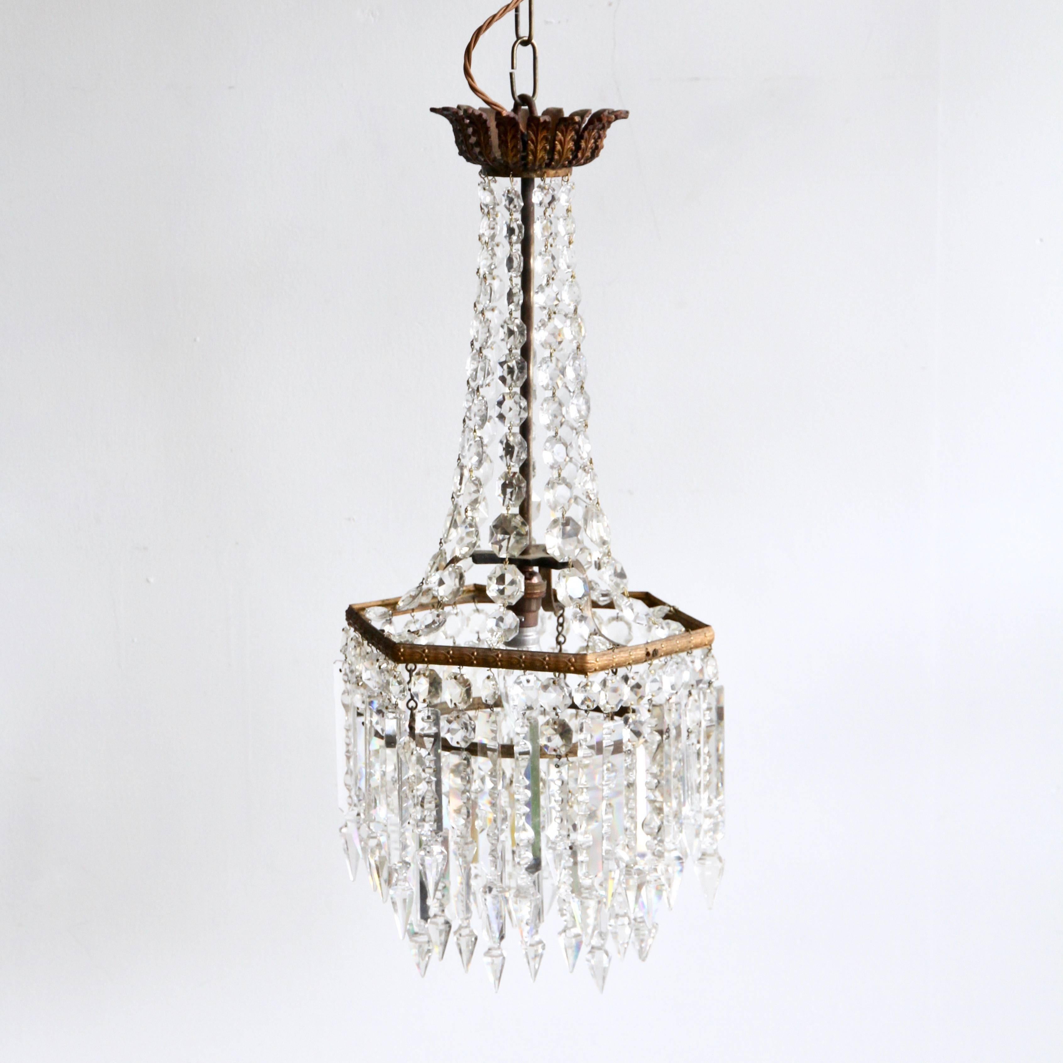 Early 20th Century English Crystal Chandelier with Prince Albert Crystal Lusters 6